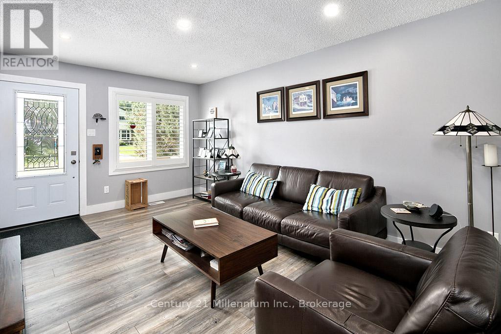 20 Leslie Drive, Collingwood, Ontario  L9Y 4P2 - Photo 7 - S12863674