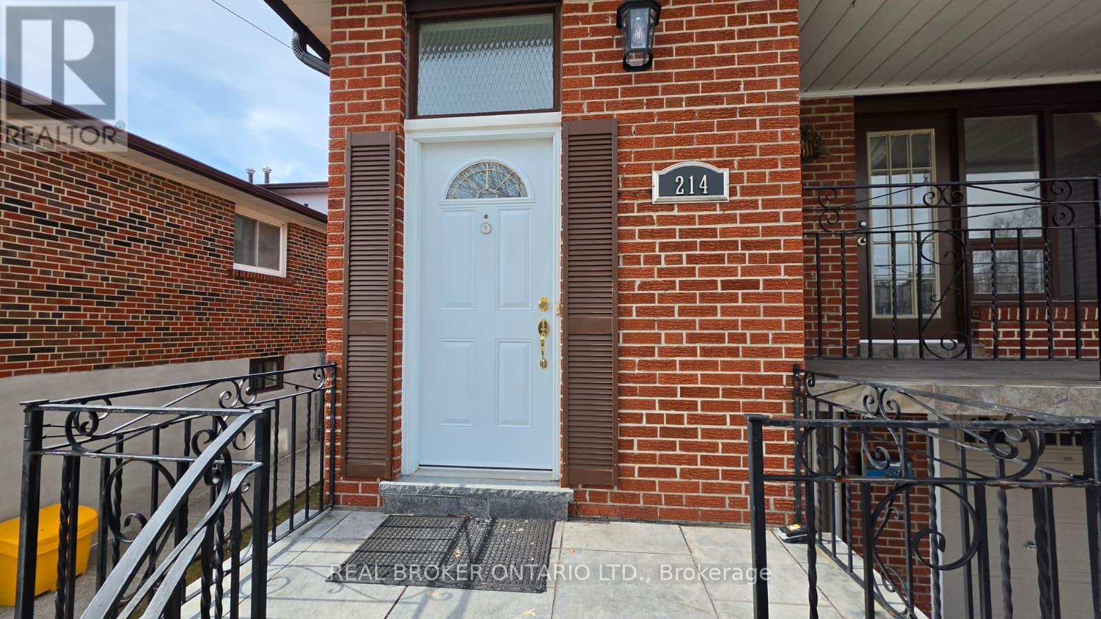 UPPER - 214 FAIRGLEN AVENUE, Toronto, Ontario