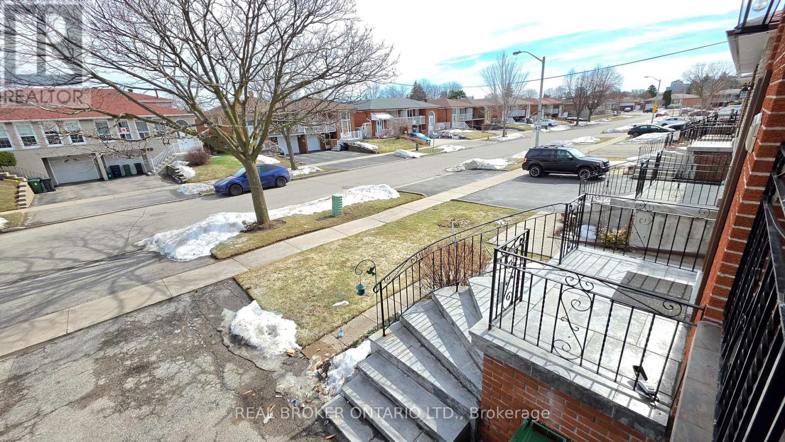 Upper - 214 Fairglen Avenue, Toronto, Ontario  M1W 1B1 - Photo 11 - E12798588