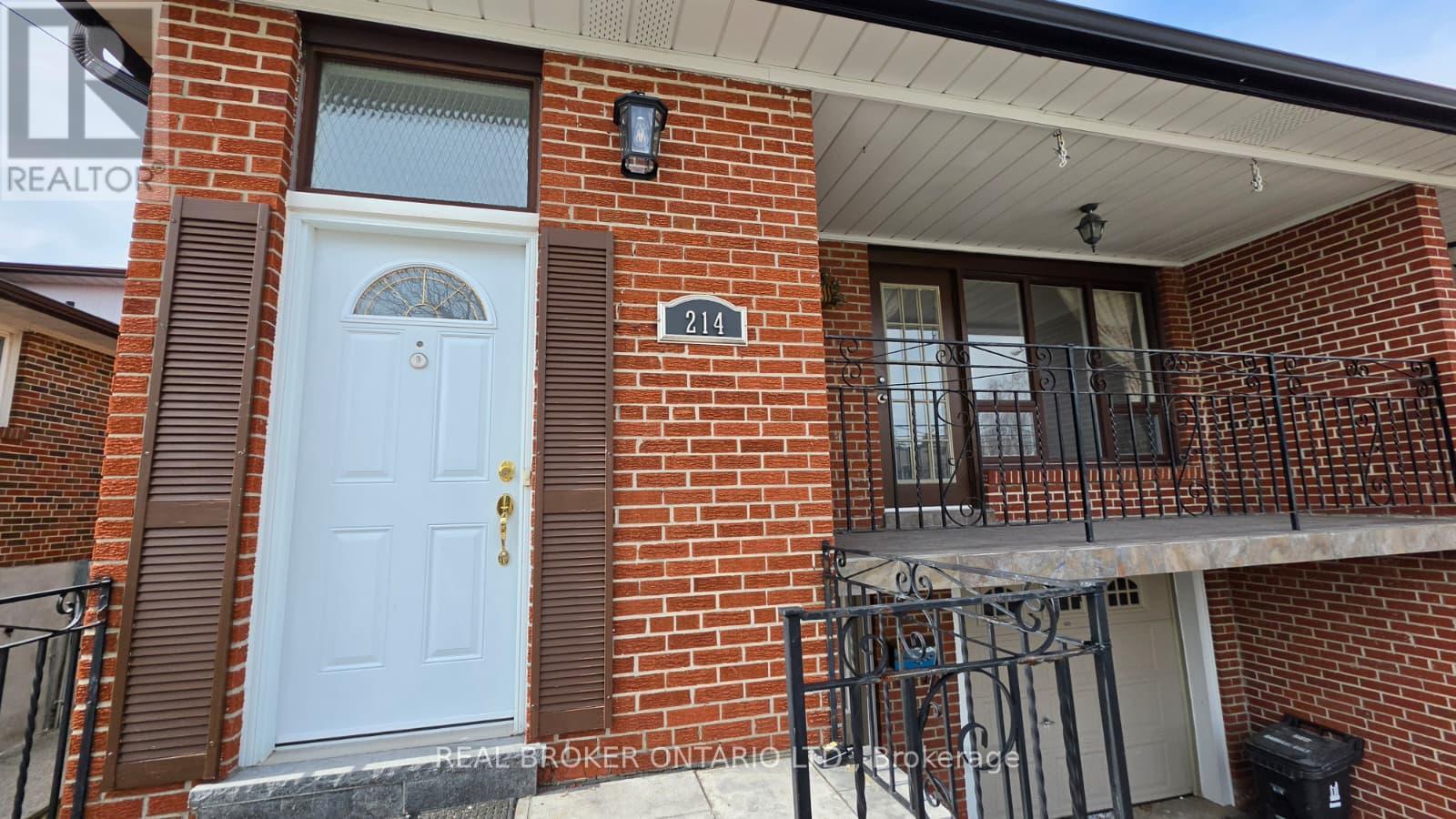 Upper - 214 Fairglen Avenue, Toronto, Ontario  M1W 1B1 - Photo 2 - E12798588