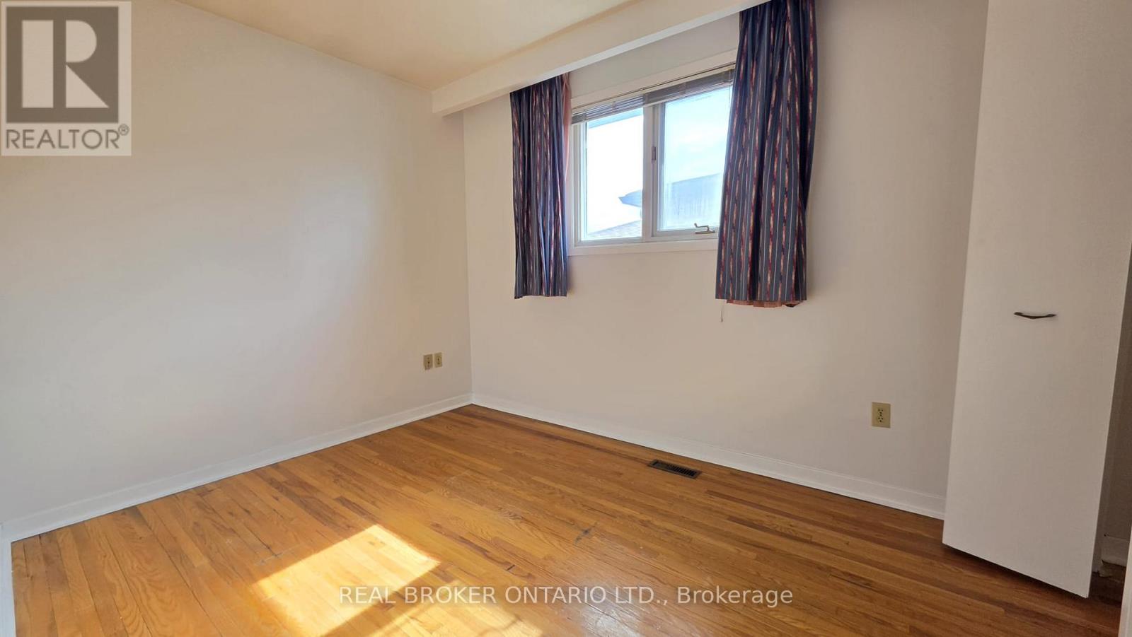 Upper - 214 Fairglen Avenue, Toronto, Ontario  M1W 1B1 - Photo 21 - E12798588