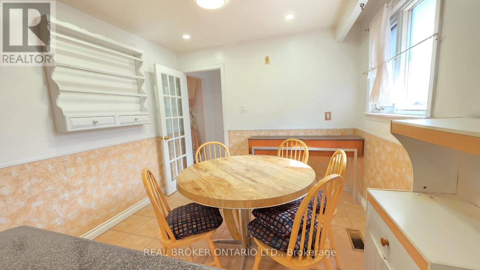 Upper - 214 Fairglen Avenue, Toronto, Ontario  M1W 1B1 - Photo 22 - E12798588