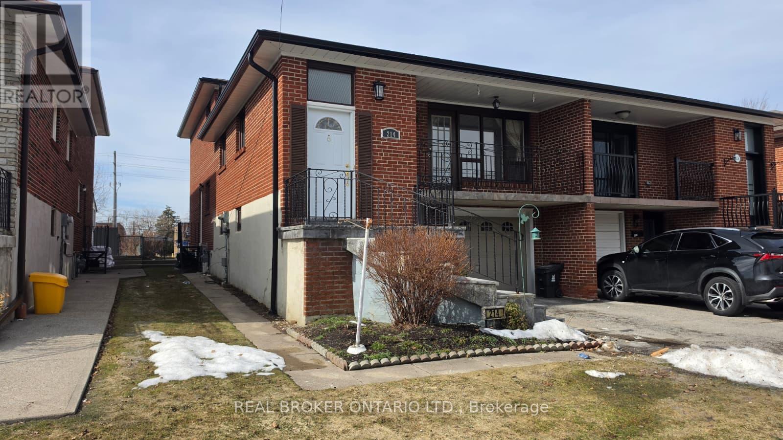 Upper - 214 Fairglen Avenue, Toronto, Ontario  M1W 1B1 - Photo 4 - E12798588