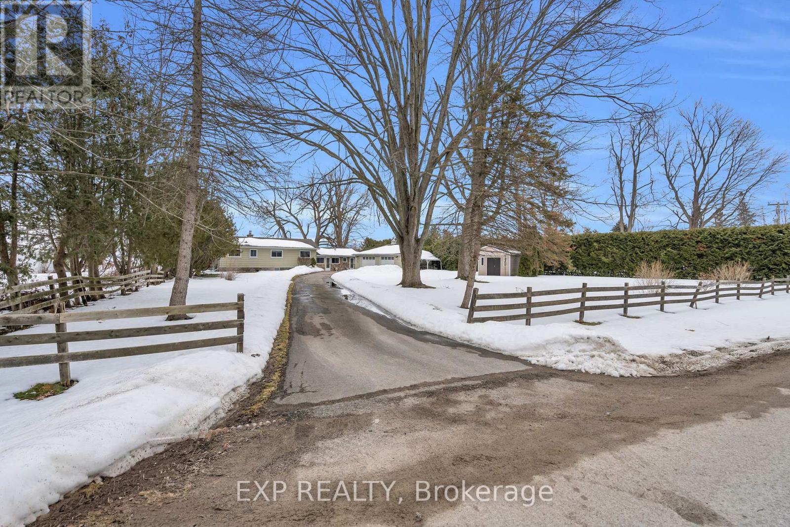 561 Duclos Point Road, Georgina, Ontario  L0E 1N0 - Photo 5 - N12861722