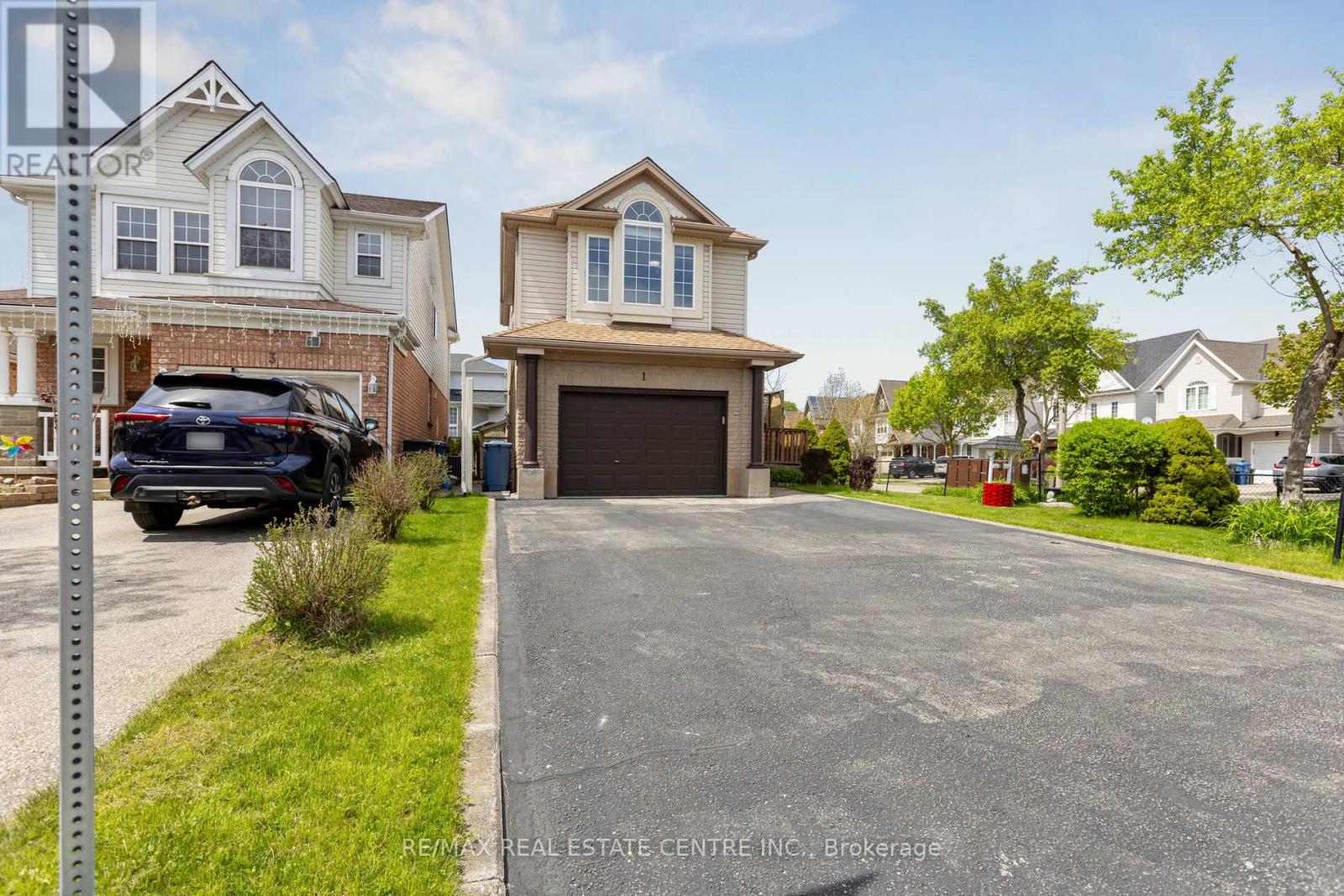 1 Silversmith Court, Guelph, Ontario  N1G 5C1 - Photo 2 - X12863462
