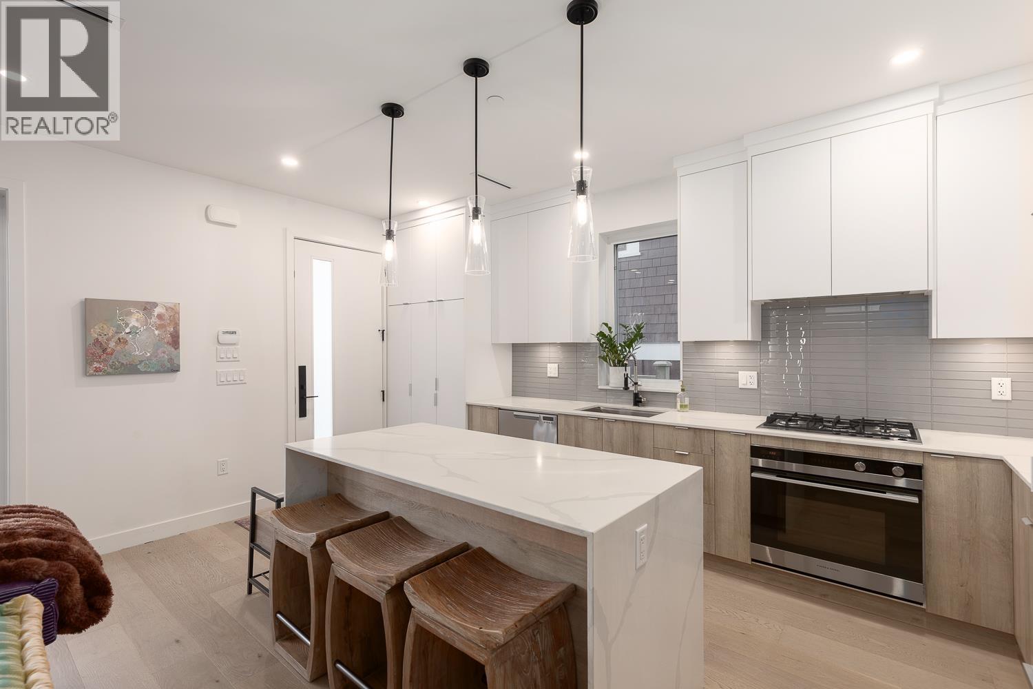 4372 W 13th Avenue, Vancouver, British Columbia  V6R 2T9 - Photo 1 - R3097676