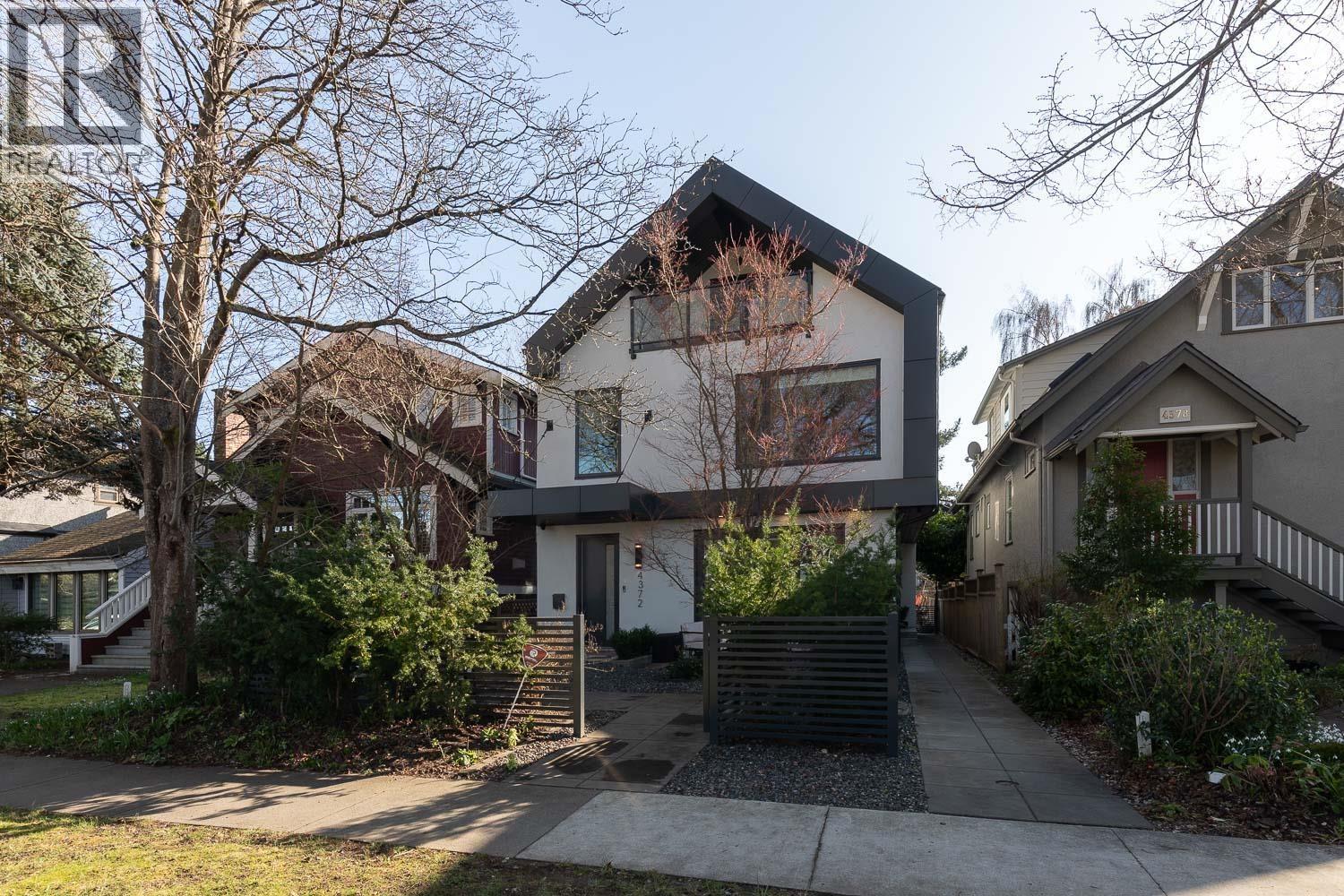 4372 W 13th Avenue, Vancouver, British Columbia  V6R 2T9 - Photo 2 - R3097676