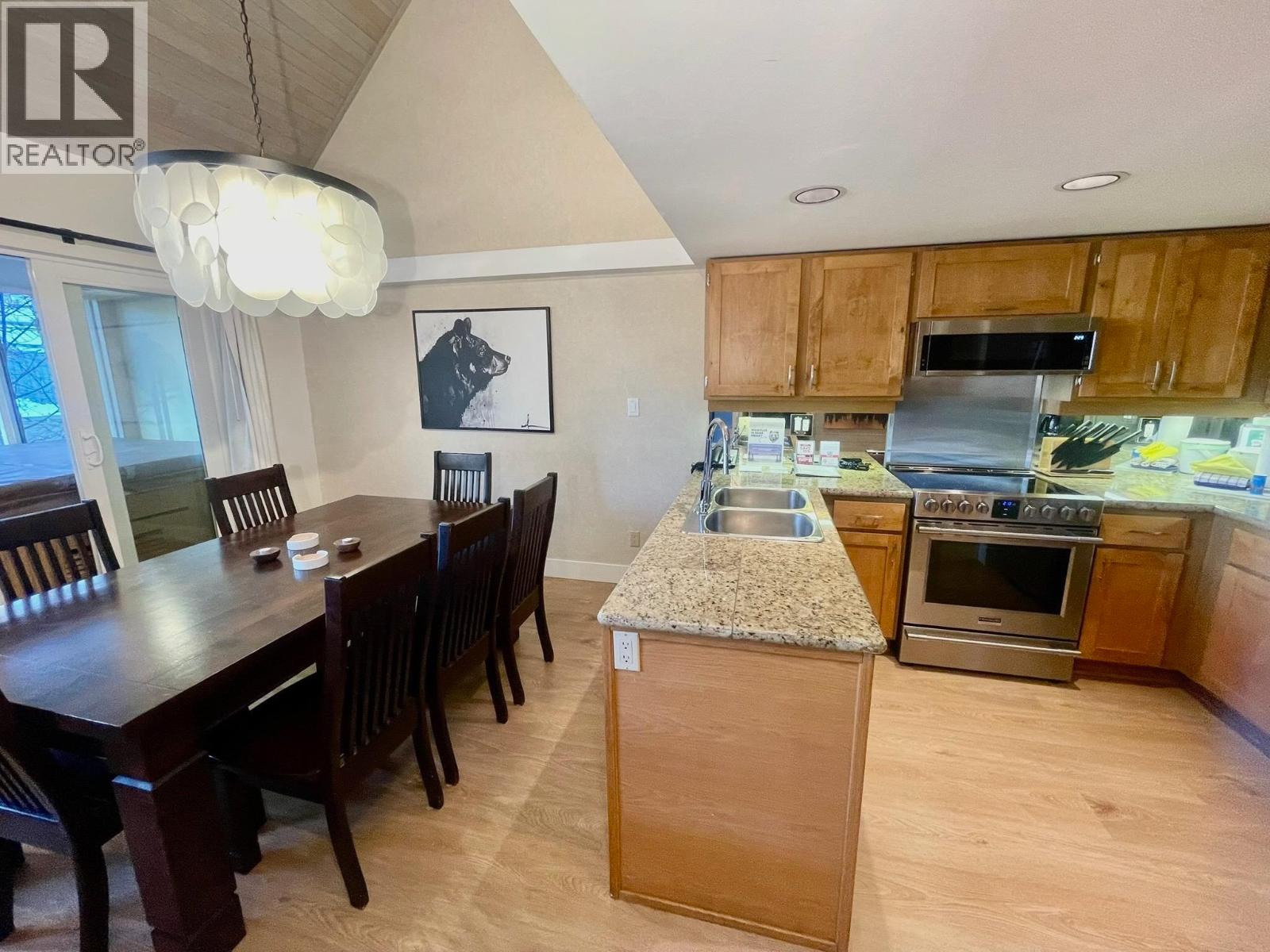 Week 9 902-4293 Mountain Square, Whistler, British Columbia  V8E 1B8 - Photo 6 - R3097699