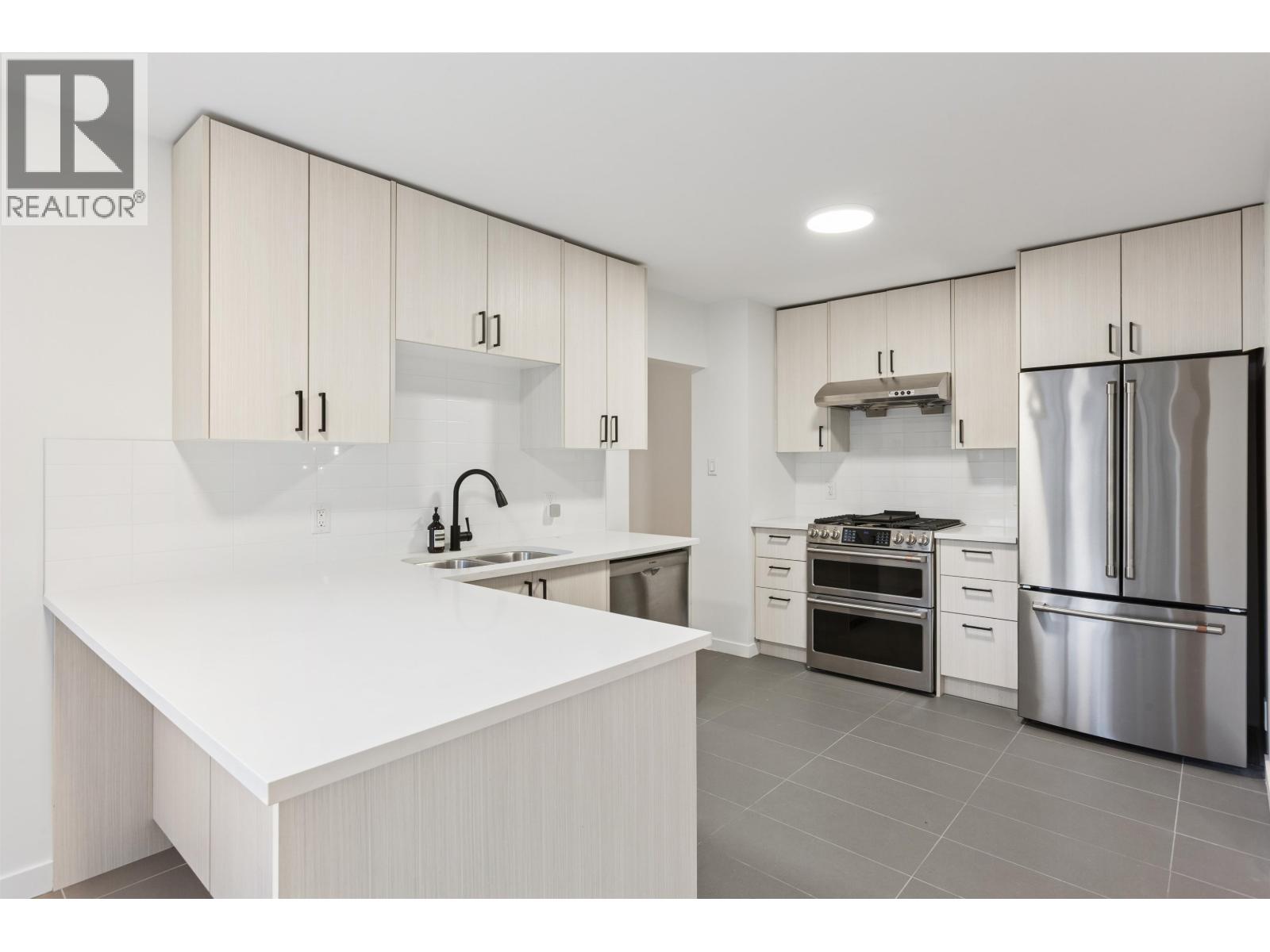 7477 Vivian Drive, Vancouver, British Columbia  V5S 2V5 - Photo 4 - R3097660