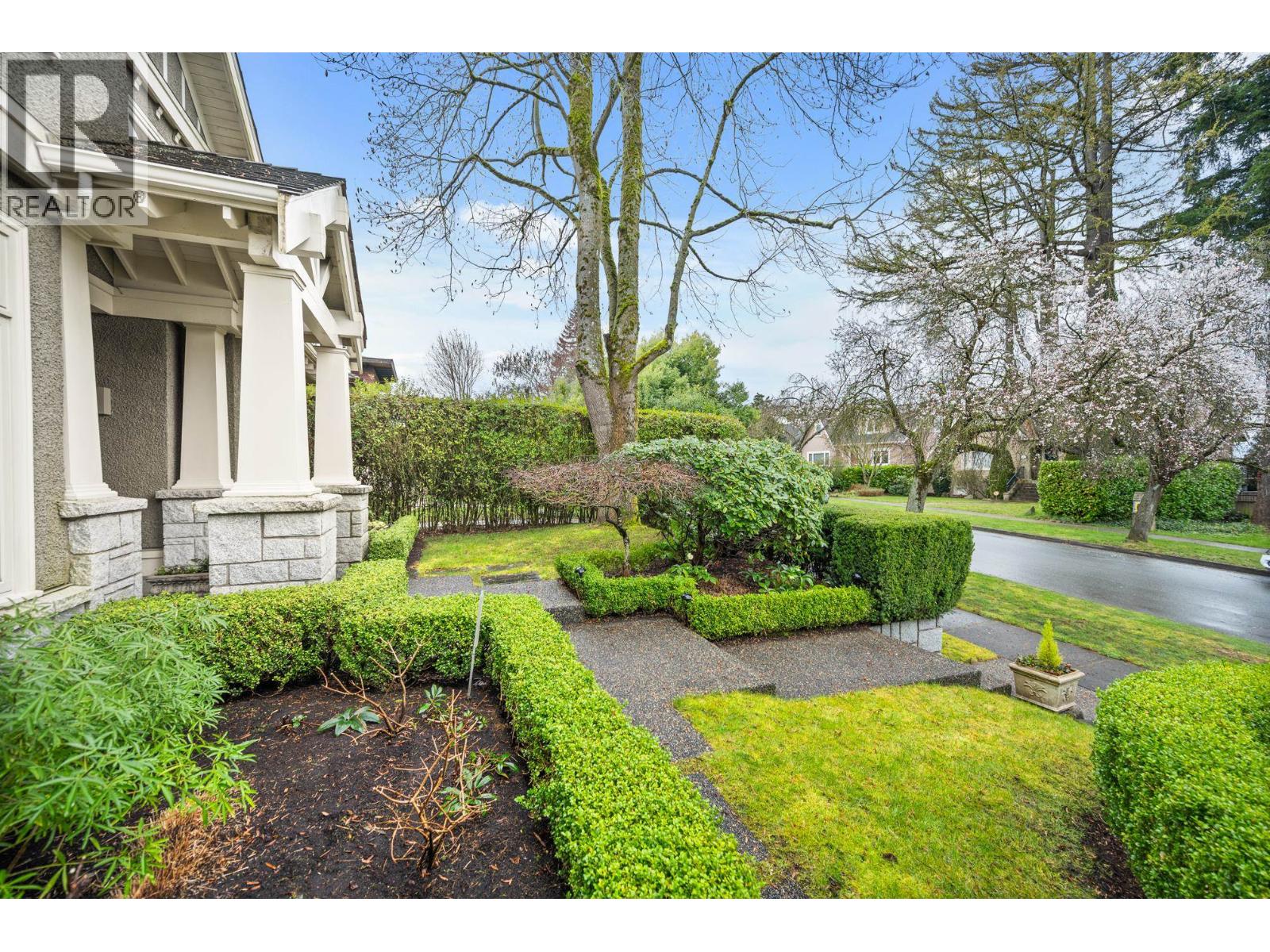 2722 W 31st Avenue, Vancouver, British Columbia  V6L 2A1 - Photo 3 - R3097696
