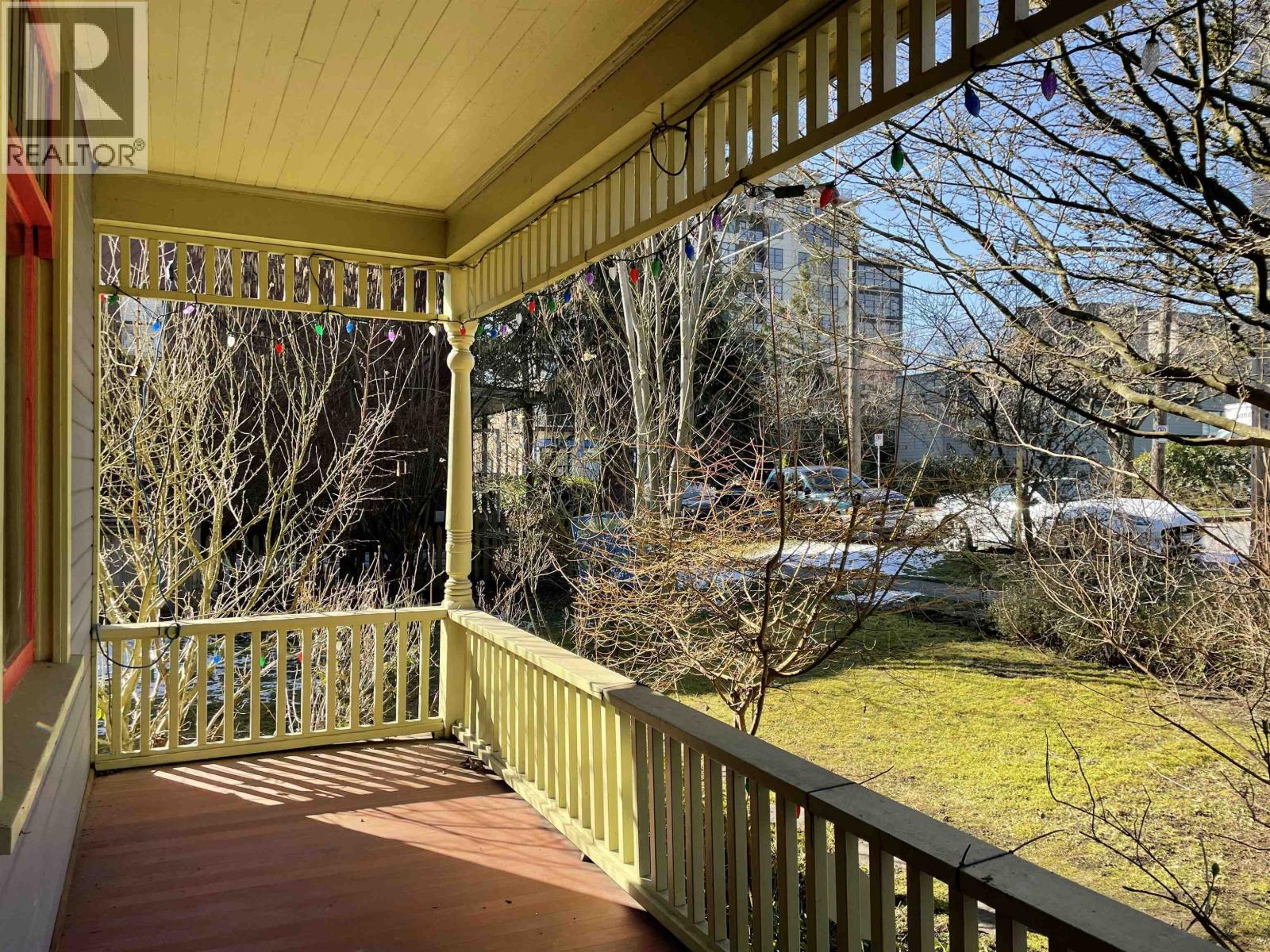 510 Third Avenue, New Westminster, British Columbia  V3L 1M7 - Photo 2 - R3097706