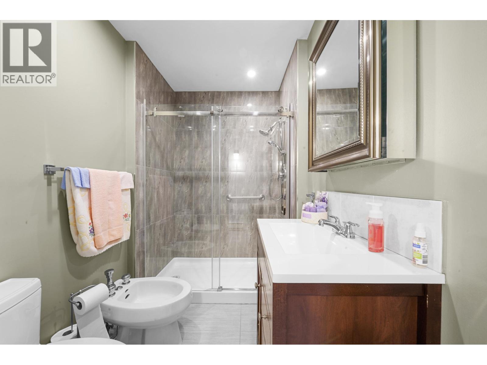 567 Clare Avenue, Burnaby, British Columbia  V5B 4L3 - Photo 19 - R3097716