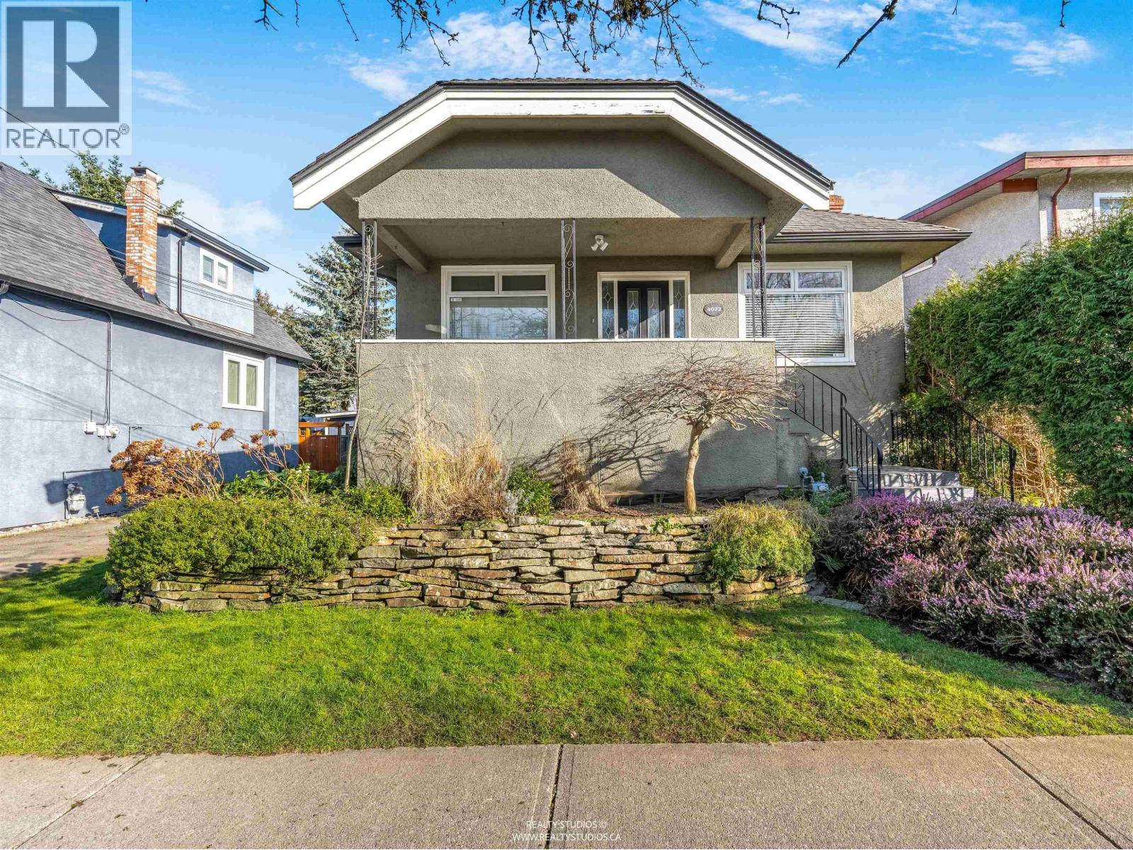 4072 ONTARIO STREET, vancouver, British Columbia