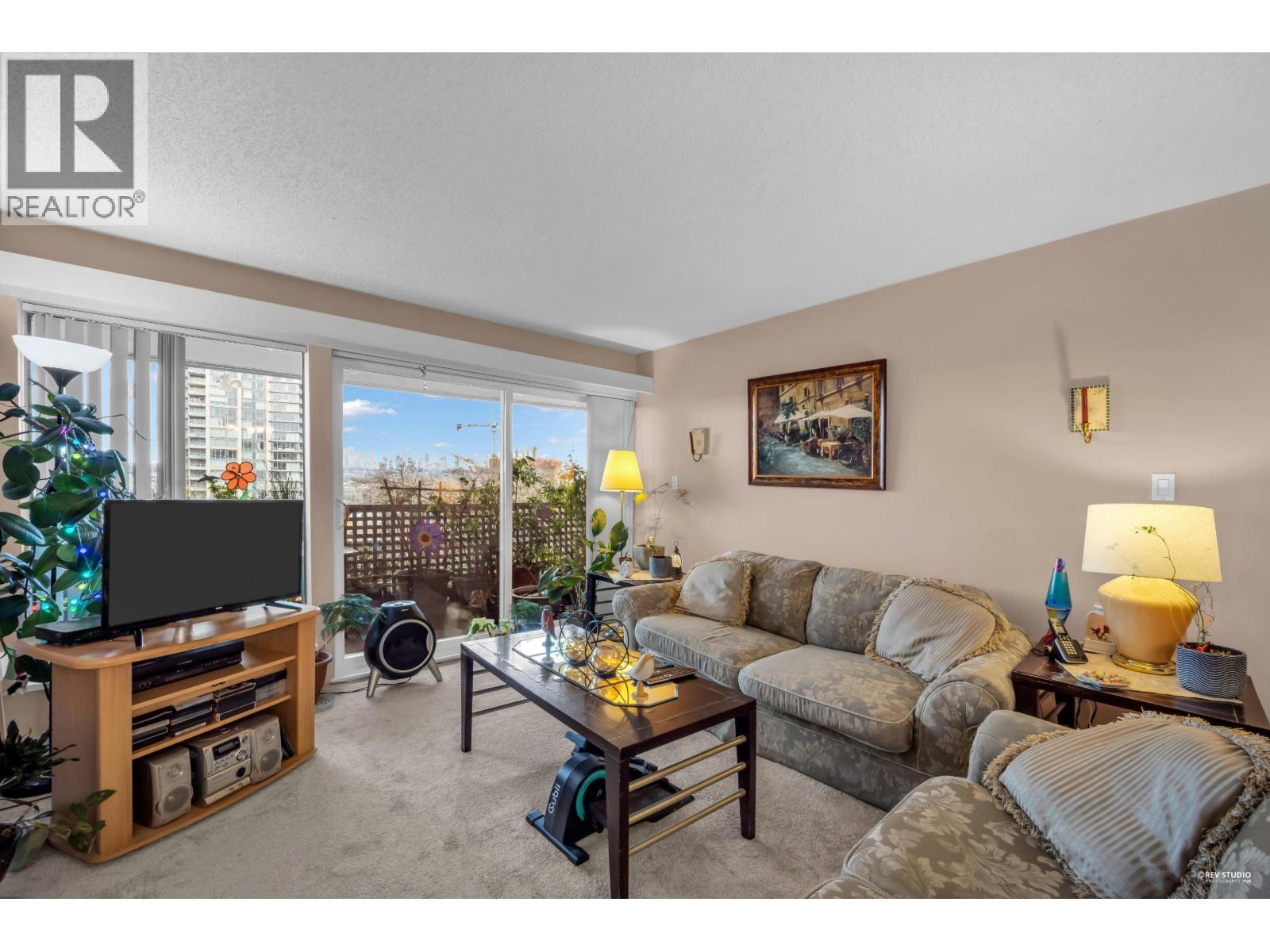 304 4941 Lougheed Highway, Burnaby, British Columbia  V5B 4S6 - Photo 3 - R3097448