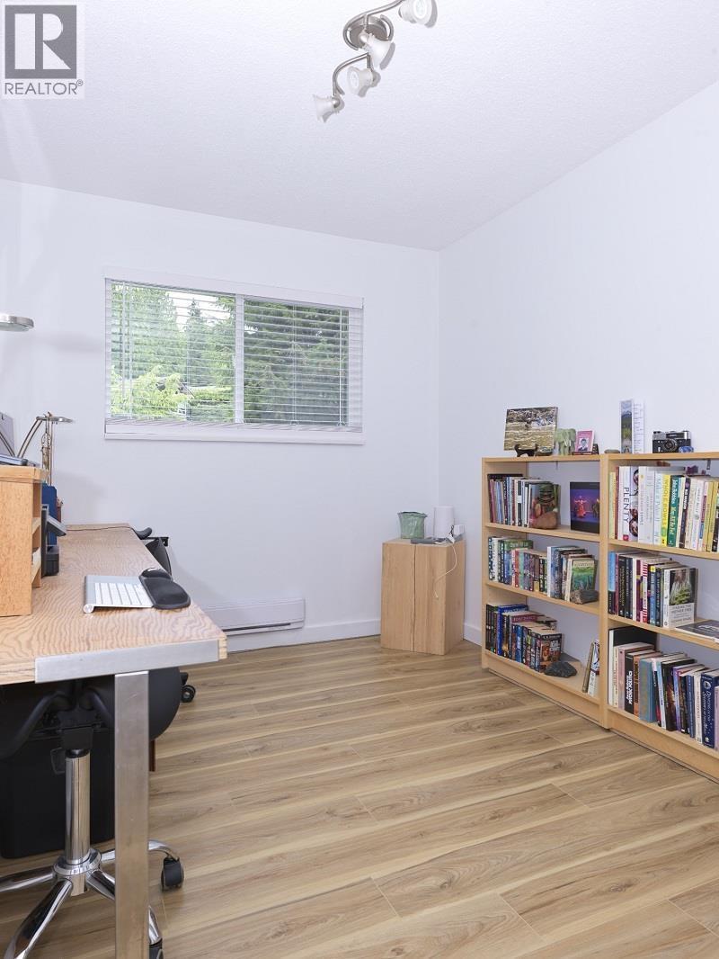 1454 Davidson Road, Gibsons, British Columbia  V0N 1V6 - Photo 11 - R3097637