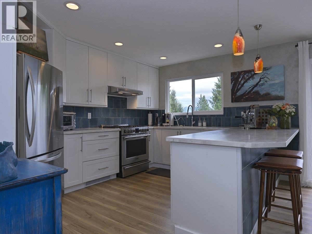 1454 Davidson Road, Gibsons, British Columbia  V0N 1V6 - Photo 7 - R3097637