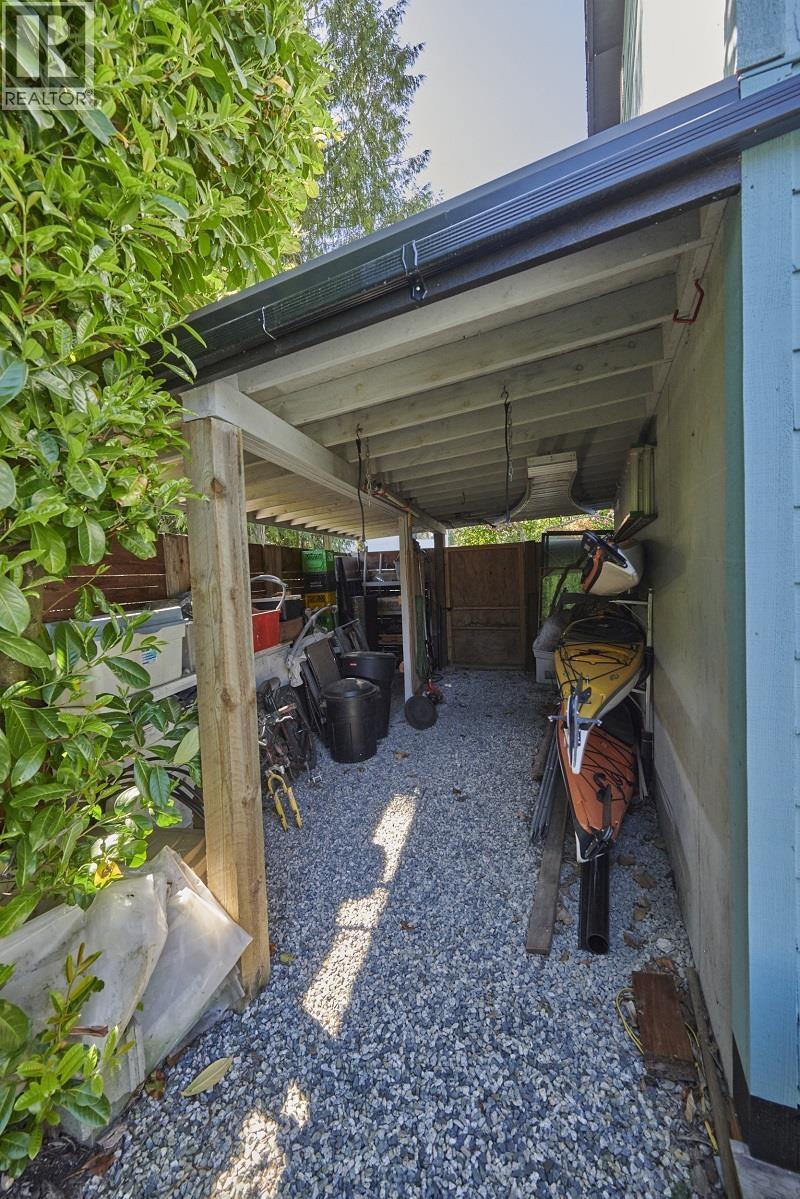 1454 Davidson Road, Gibsons, British Columbia  V0N 1V6 - Photo 33 - R3097637