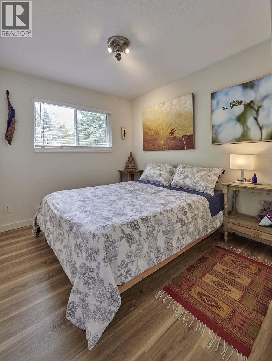 1454 Davidson Road, Gibsons, British Columbia  V0N 1V6 - Photo 12 - R3097637