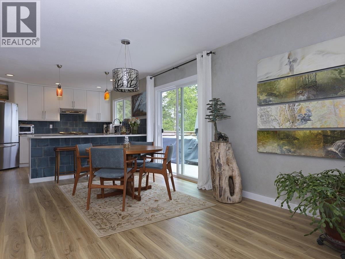 1454 Davidson Road, Gibsons, British Columbia  V0N 1V6 - Photo 9 - R3097637