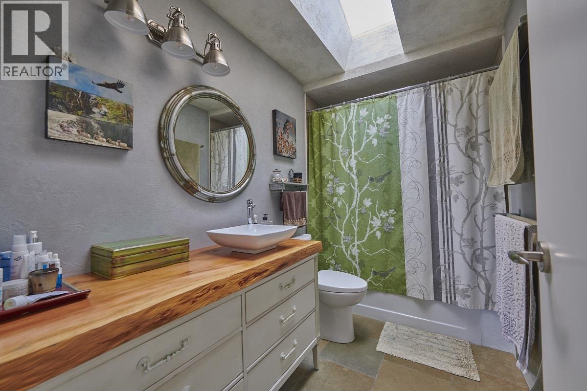 1454 Davidson Road, Gibsons, British Columbia  V0N 1V6 - Photo 13 - R3097637