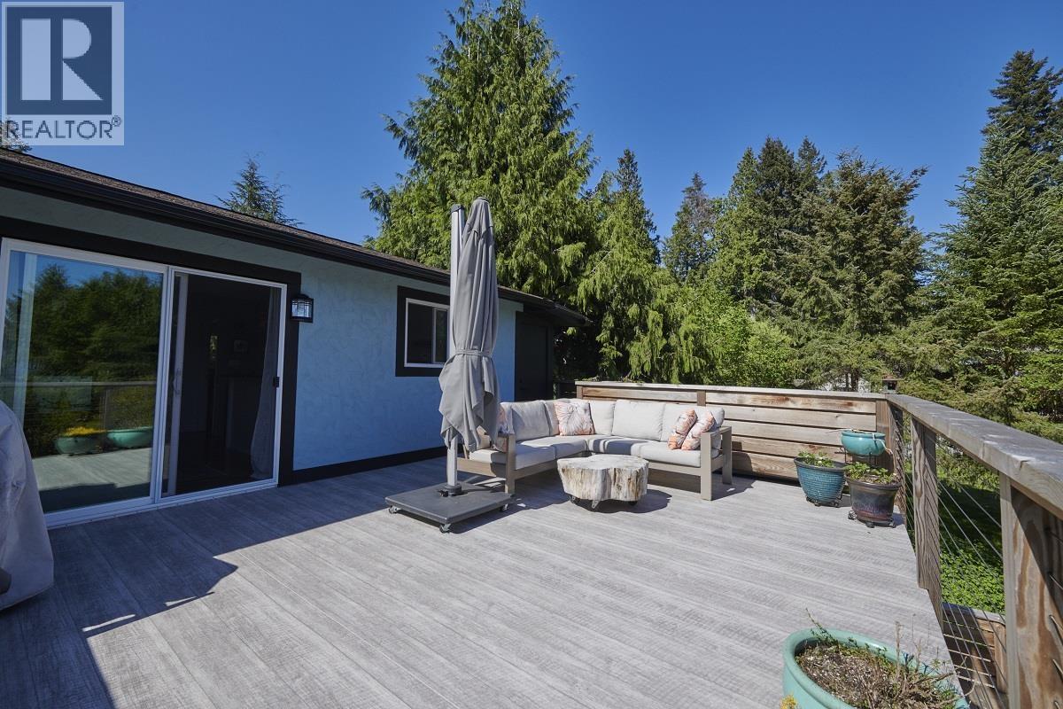 1454 Davidson Road, Gibsons, British Columbia  V0N 1V6 - Photo 27 - R3097637