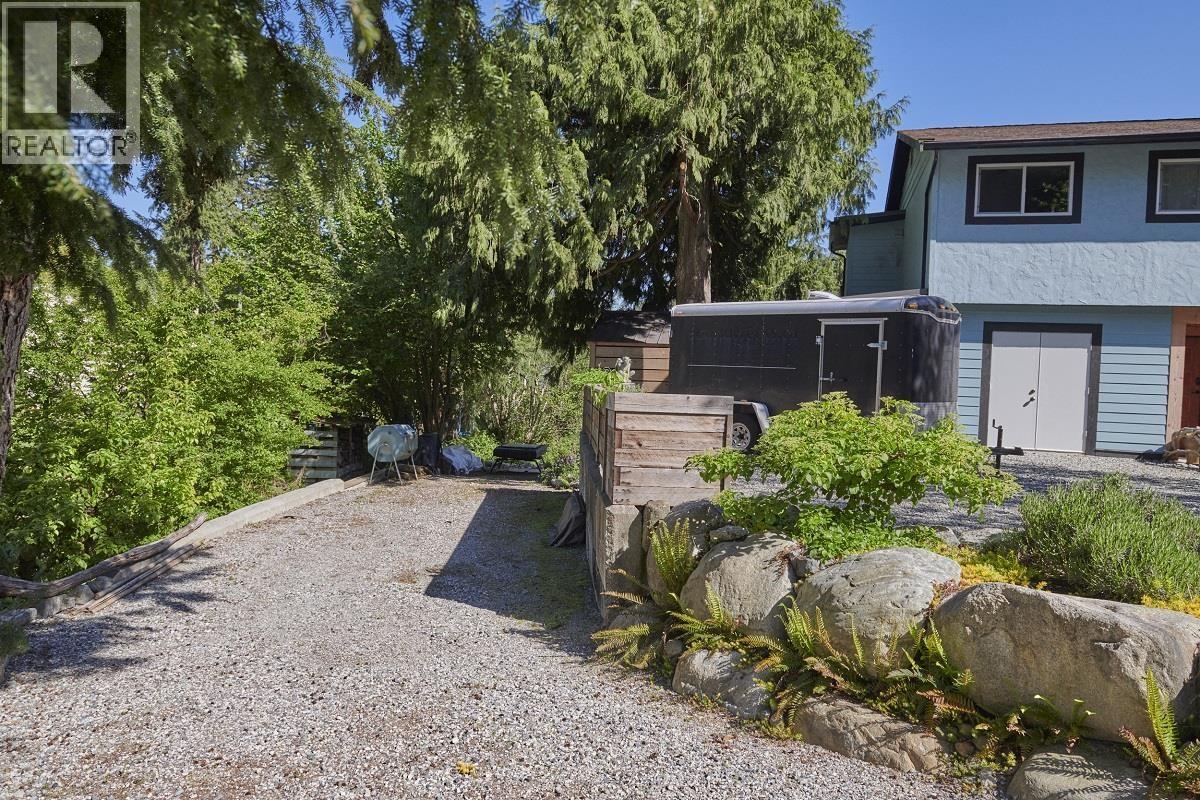 1454 Davidson Road, Gibsons, British Columbia  V0N 1V6 - Photo 40 - R3097637