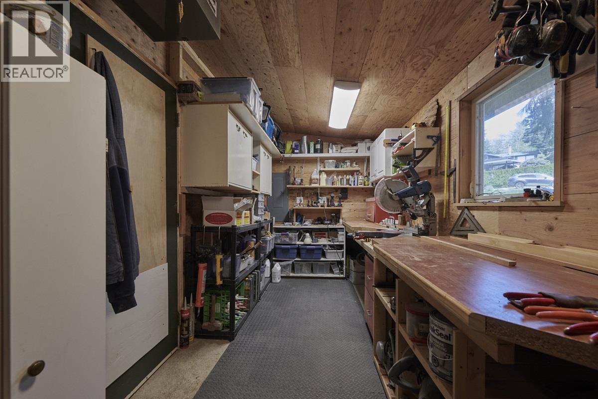 1454 Davidson Road, Gibsons, British Columbia  V0N 1V6 - Photo 24 - R3097637