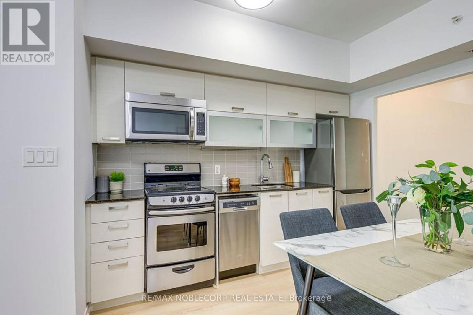 1136 - 68 Abell Street, Toronto, Ontario  M6J 0B1 - Photo 11 - C12863816