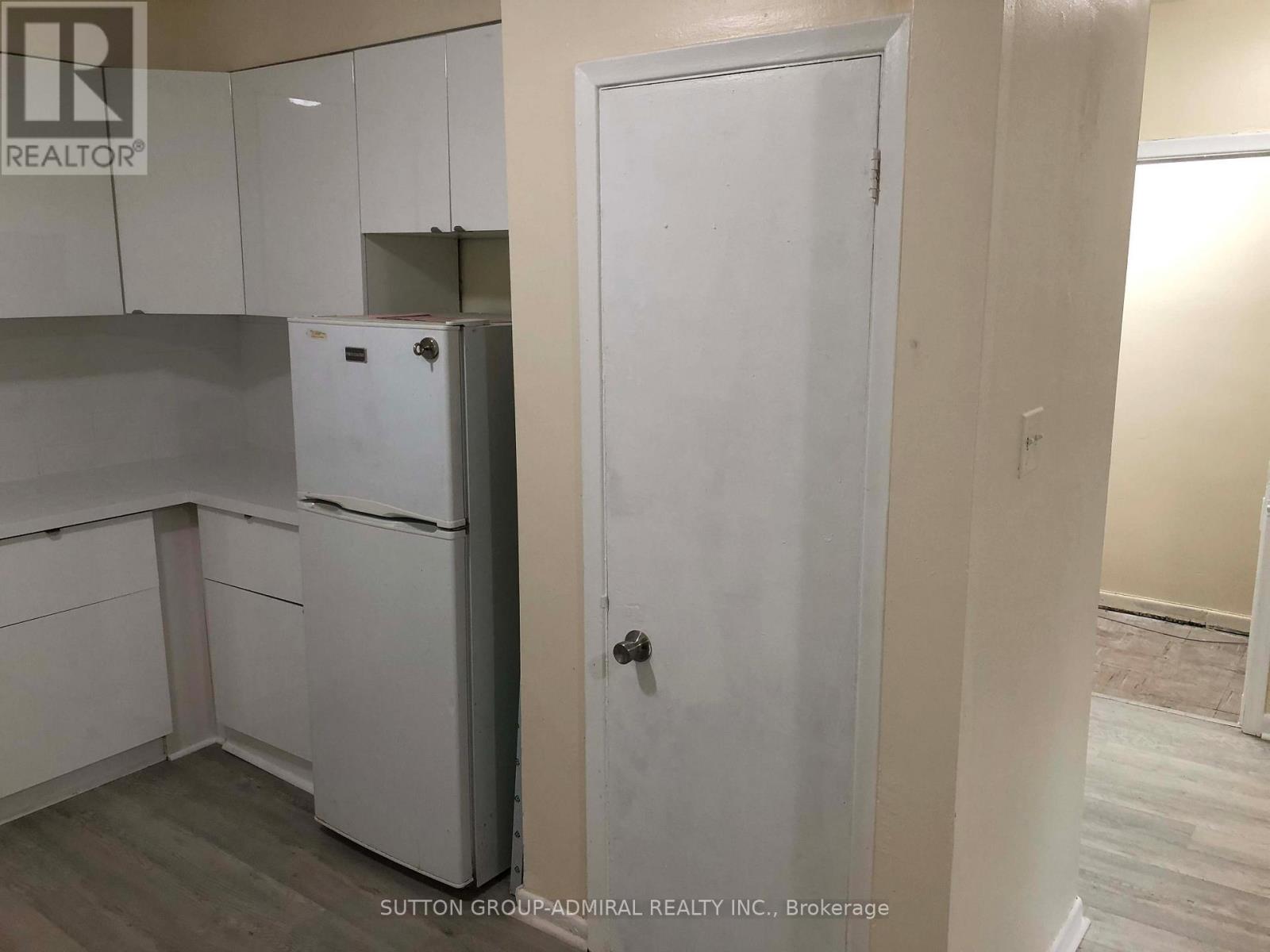 1 - 2839 Bathurst Street, Toronto, Ontario  M6B 3A4 - Photo 13 - C12863840