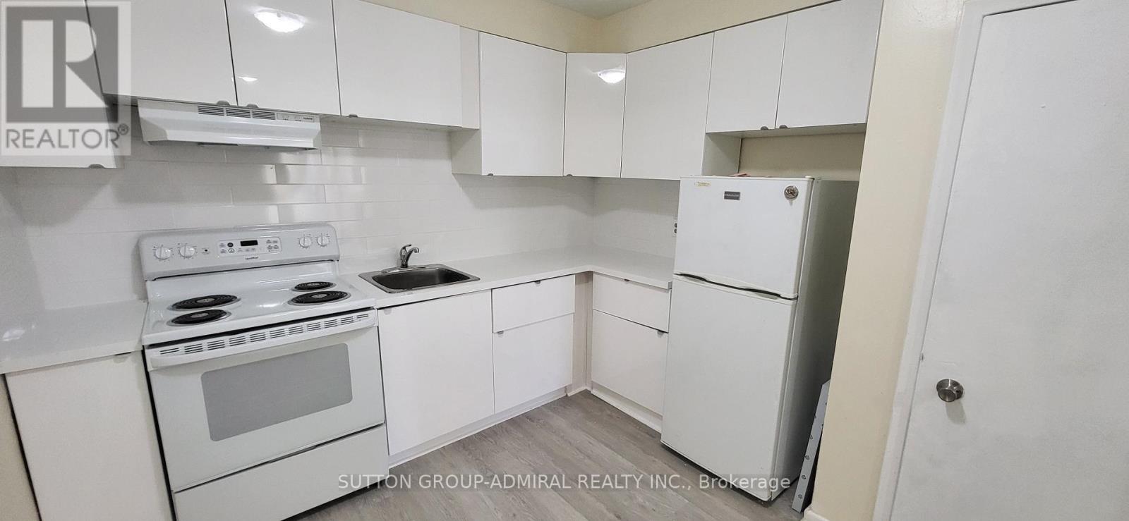 1 - 2839 Bathurst Street, Toronto, Ontario  M6B 3A4 - Photo 2 - C12863840
