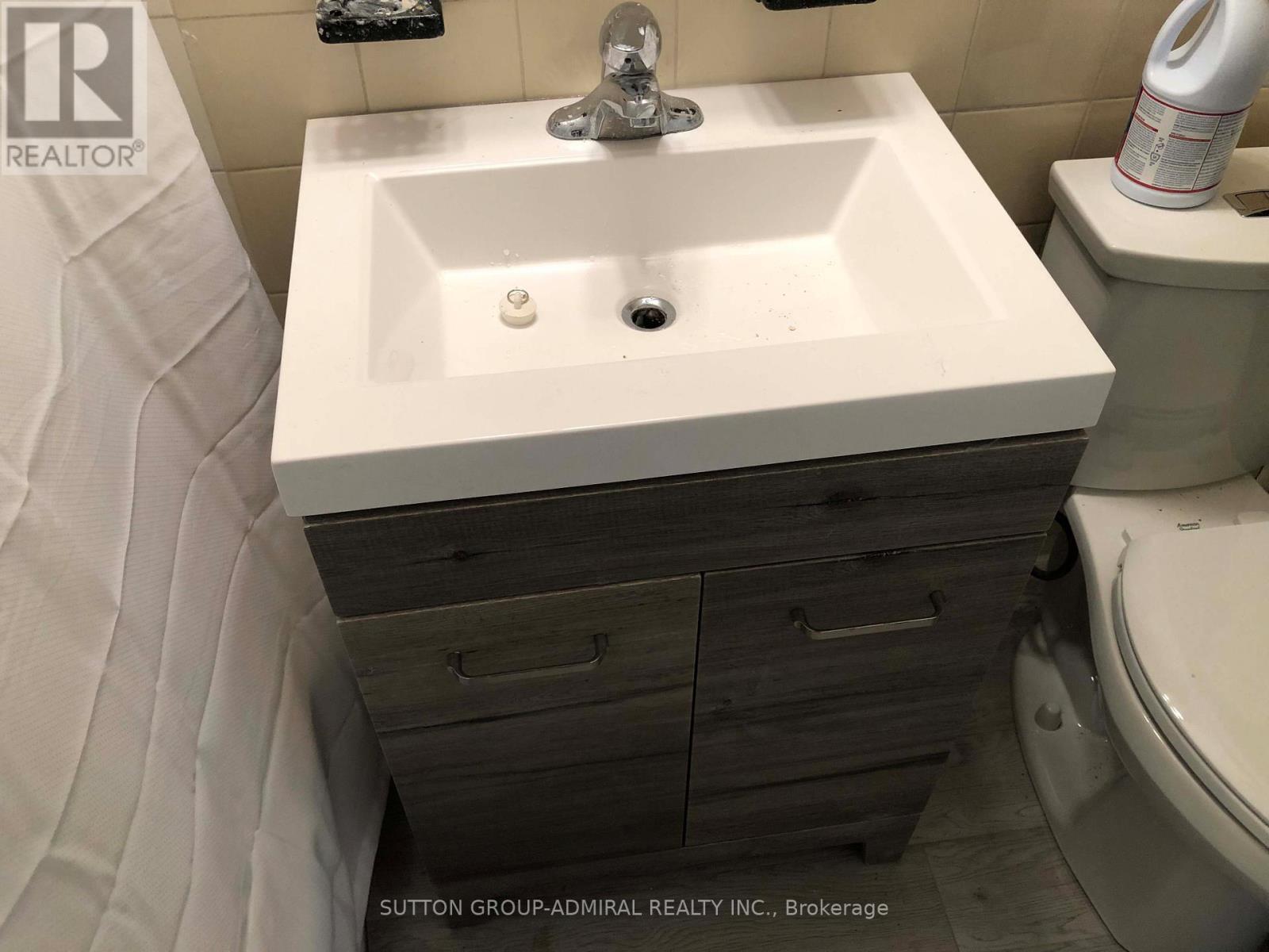 1 - 2839 Bathurst Street, Toronto, Ontario  M6B 3A4 - Photo 9 - C12863840