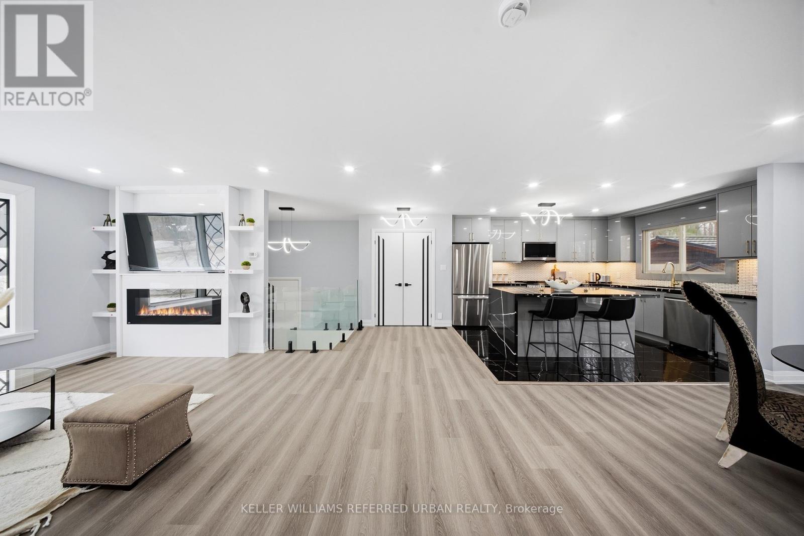 3866 Dixon Road, Innisfil, Ontario  L9S 2R9 - Photo 11 - N12863830