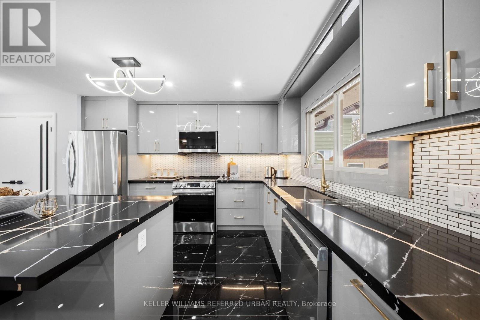 3866 Dixon Road, Innisfil, Ontario  L9S 2R9 - Photo 15 - N12863830