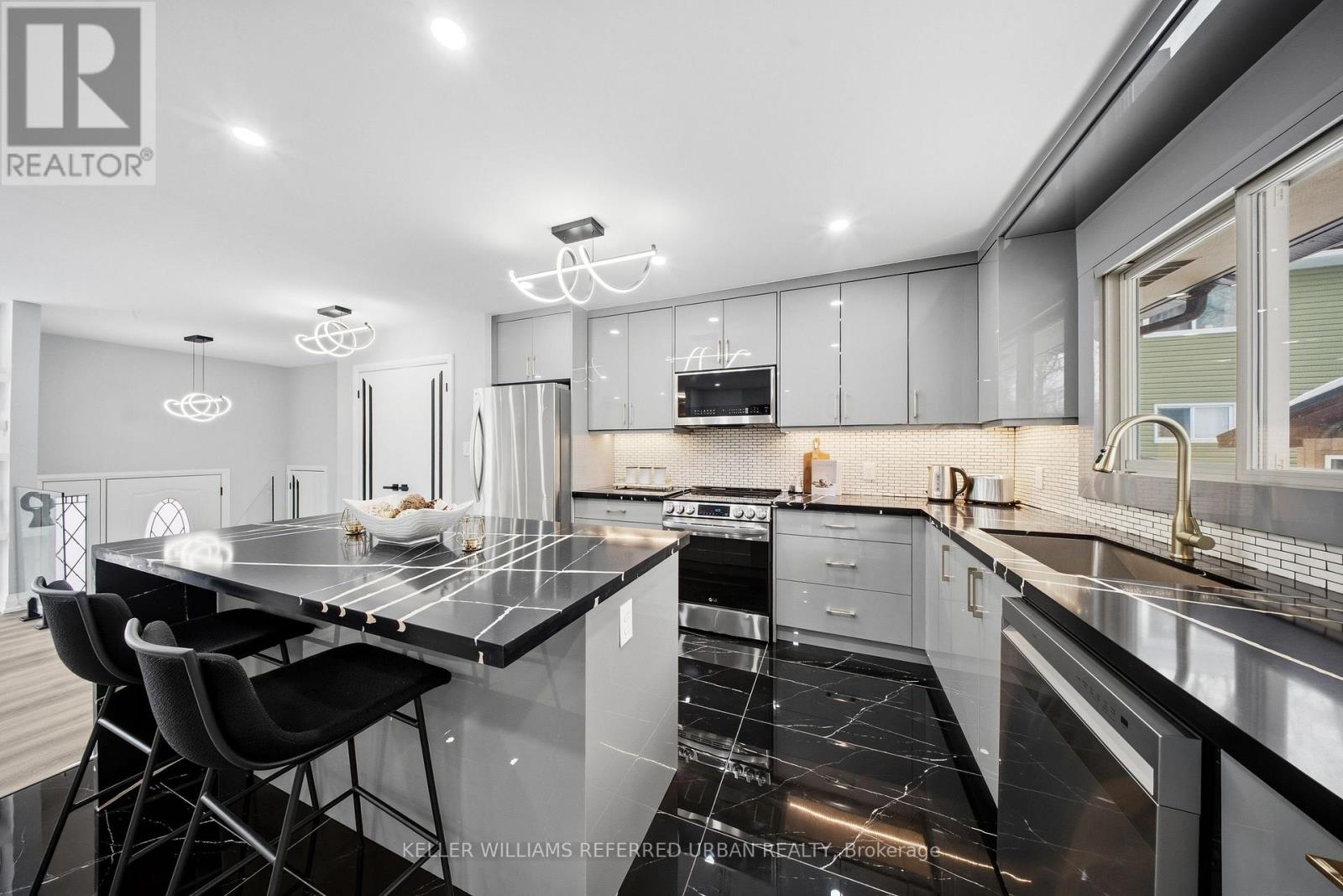 3866 Dixon Road, Innisfil, Ontario  L9S 2R9 - Photo 16 - N12863830