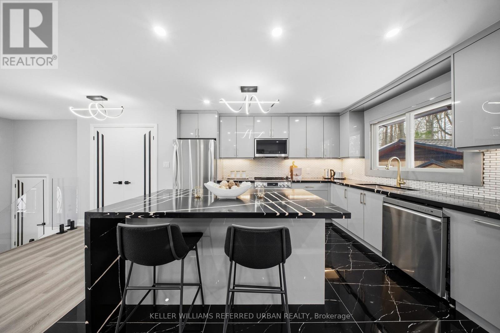 3866 Dixon Road, Innisfil, Ontario  L9S 2R9 - Photo 17 - N12863830