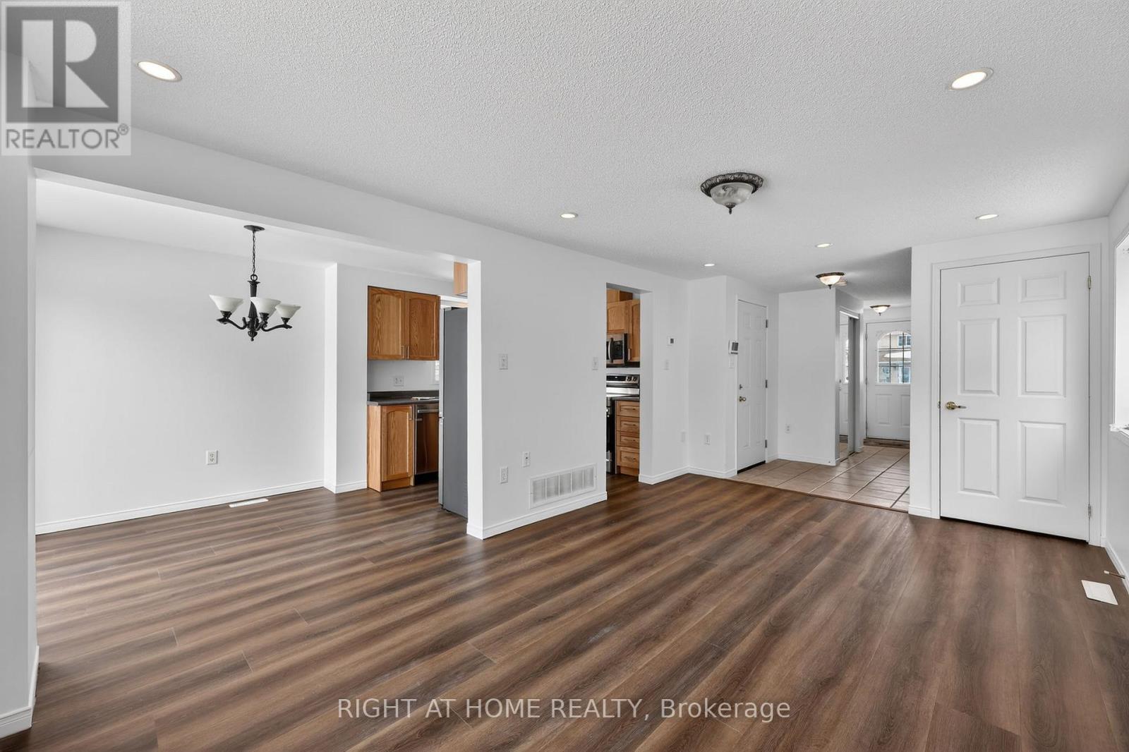 27 Booth Lane, Barrie, Ontario  L4N 0S4 - Photo 12 - S12856898