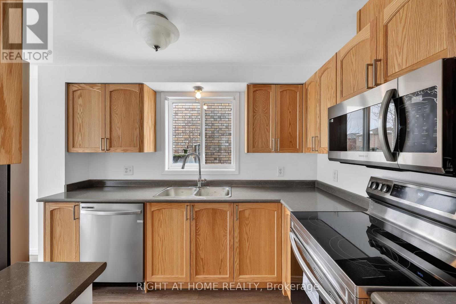 27 Booth Lane, Barrie, Ontario  L4N 0S4 - Photo 16 - S12856898