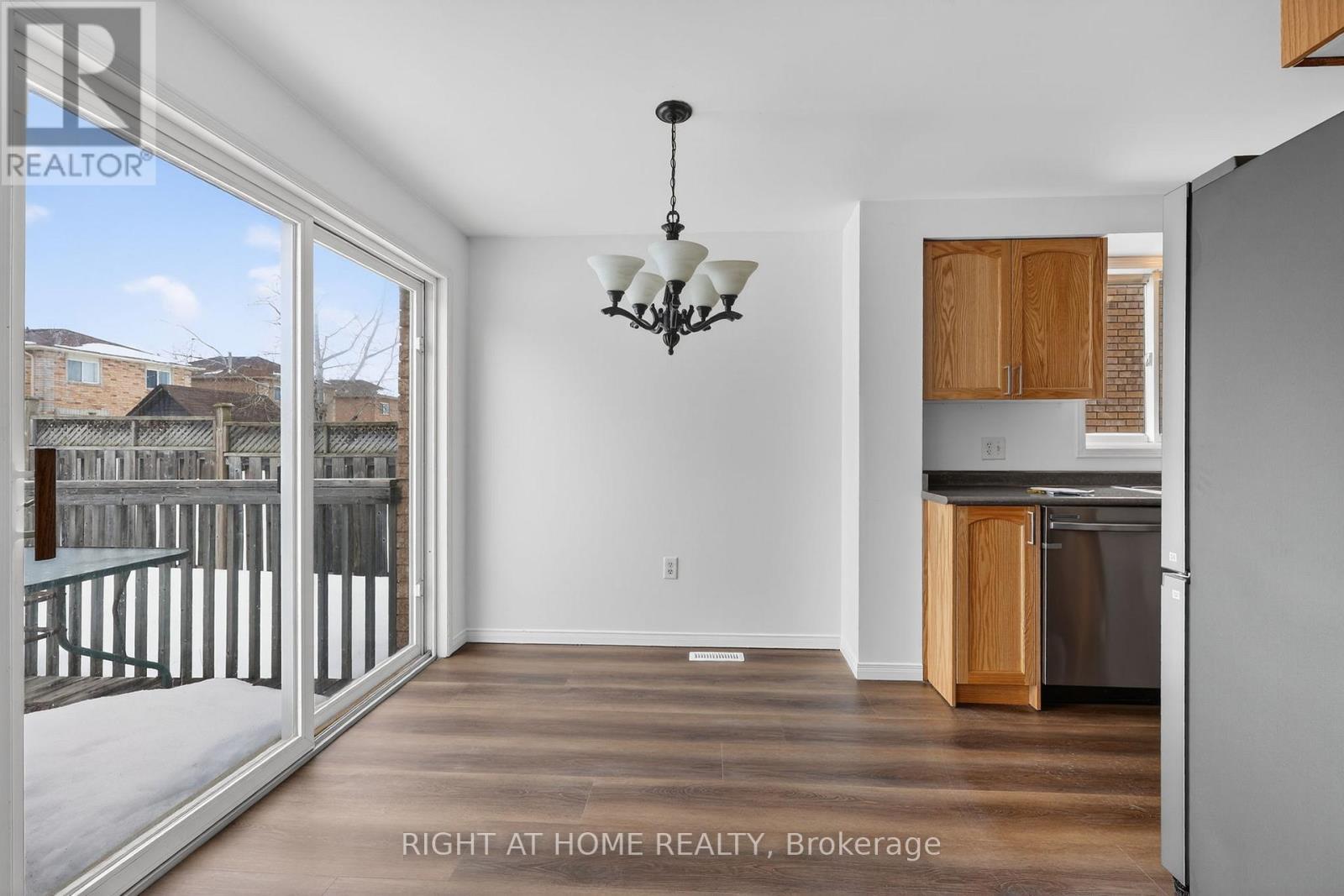 27 Booth Lane, Barrie, Ontario  L4N 0S4 - Photo 15 - S12856898