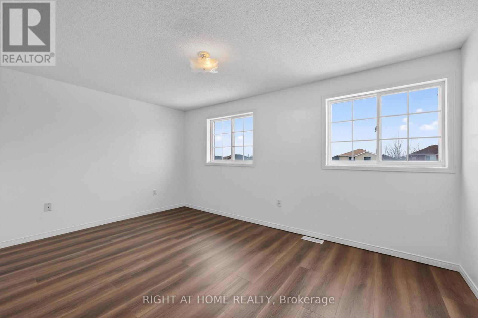 27 Booth Lane, Barrie, Ontario  L4N 0S4 - Photo 19 - S12856898