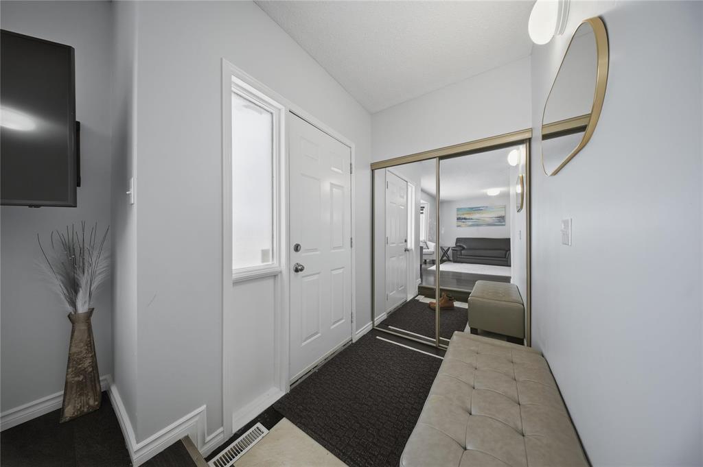 1406 Leila Avenue, Winnipeg, Manitoba  R2P 1J8 - Photo 5 - 202604178