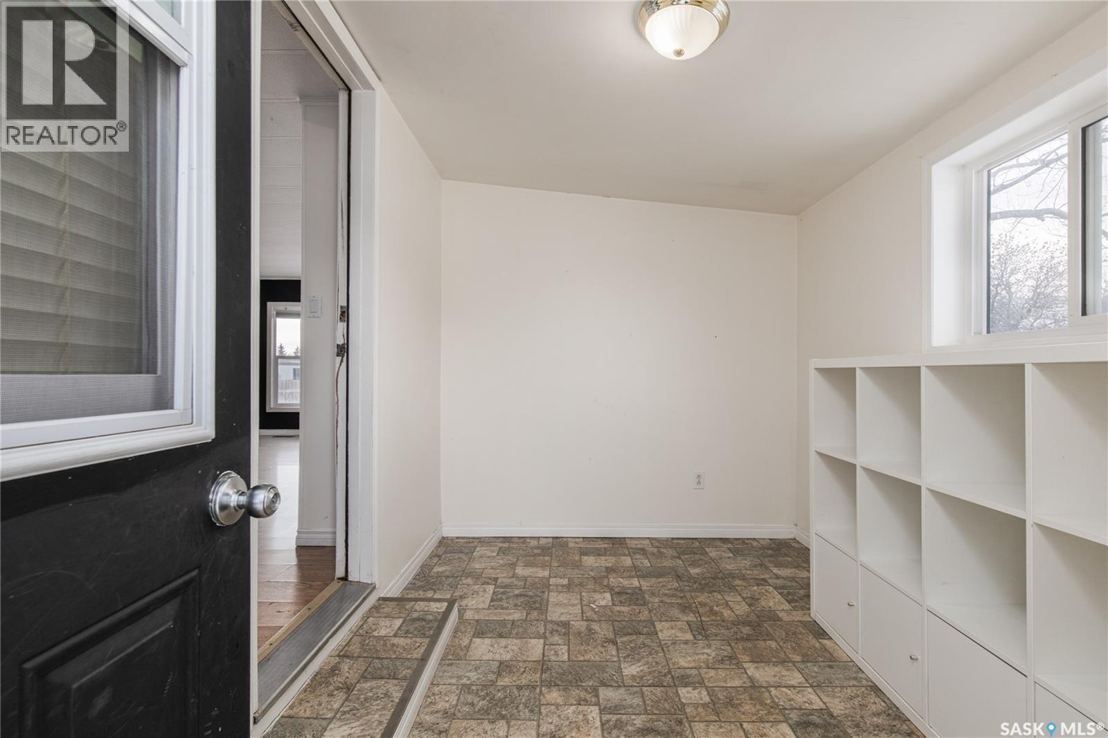 123 Dogwood Street, Caronport, Saskatchewan  S0H 0S0 - Photo 5 - SK030049