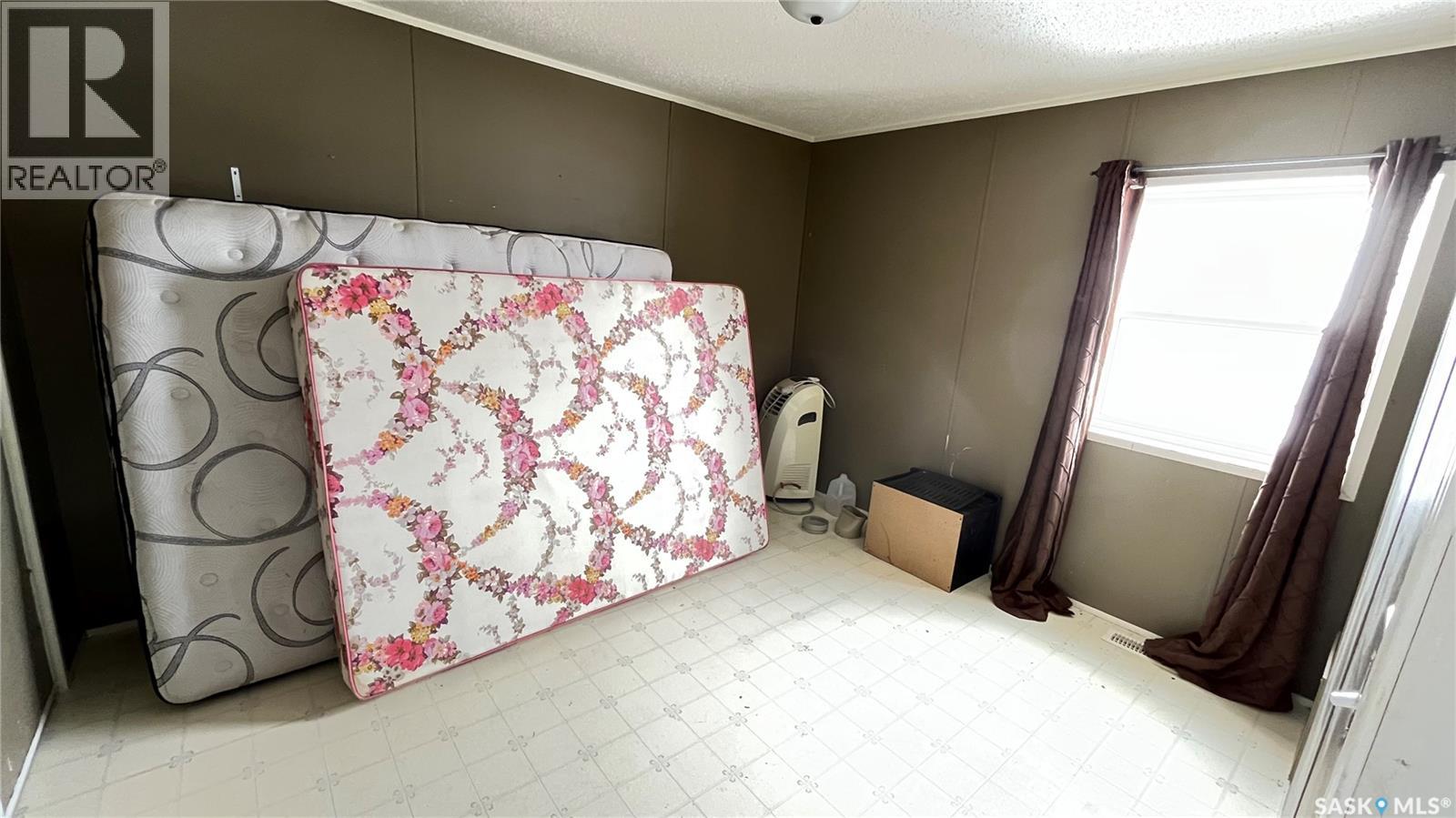 #14 Cypress Mobile Home Park, Maple Creek, Saskatchewan  S0N 1N0 - Photo 11 - SK030047