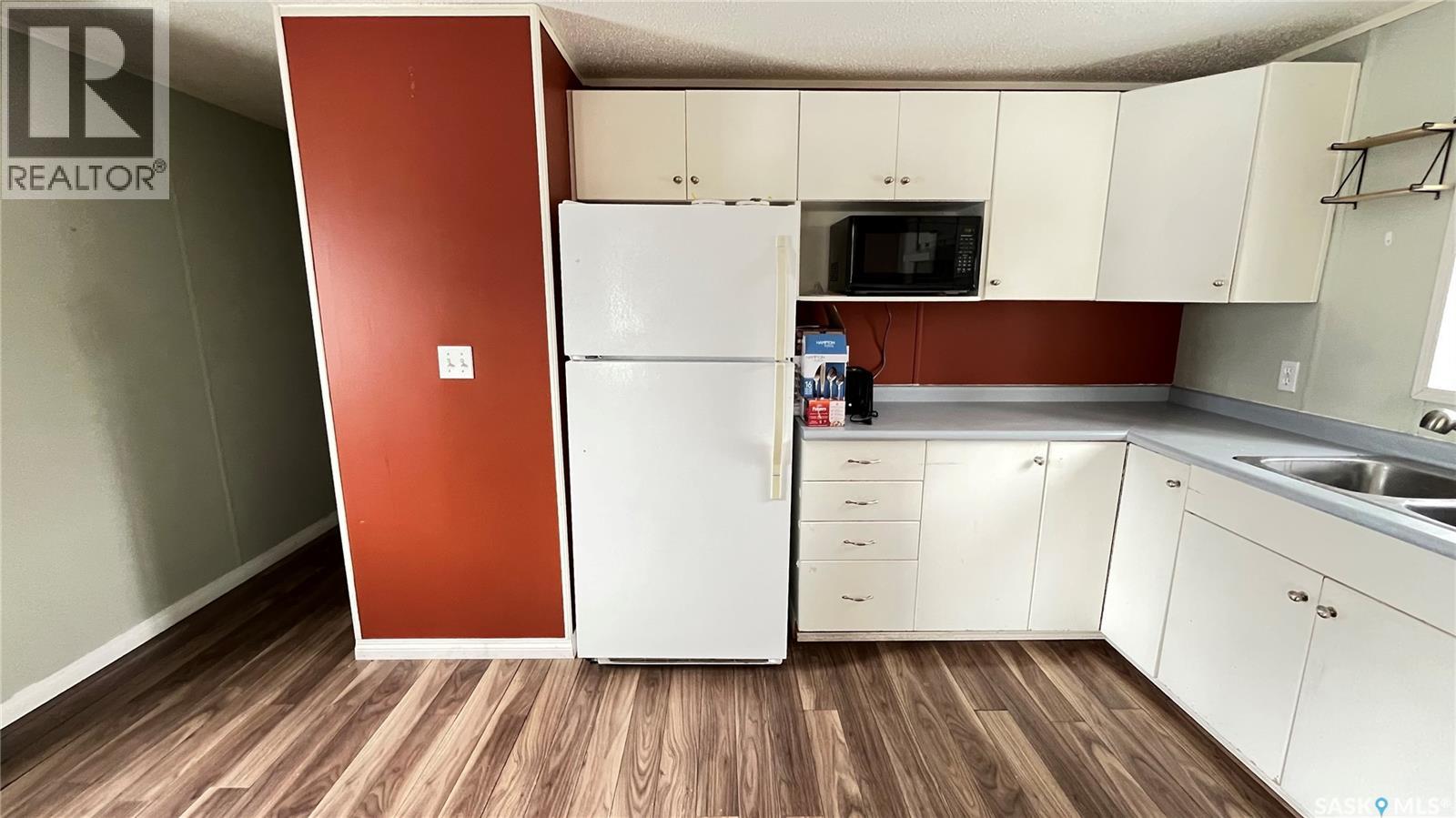 #14 Cypress Mobile Home Park, Maple Creek, Saskatchewan  S0N 1N0 - Photo 4 - SK030047