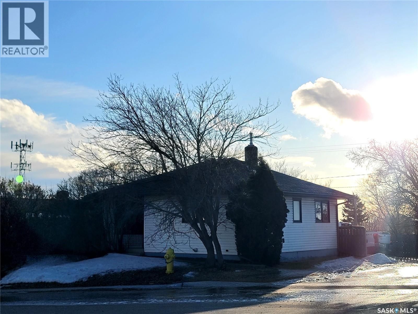 4812 Post Street, Macklin, Saskatchewan  S0L 2C0 - Photo 1 - SK029795