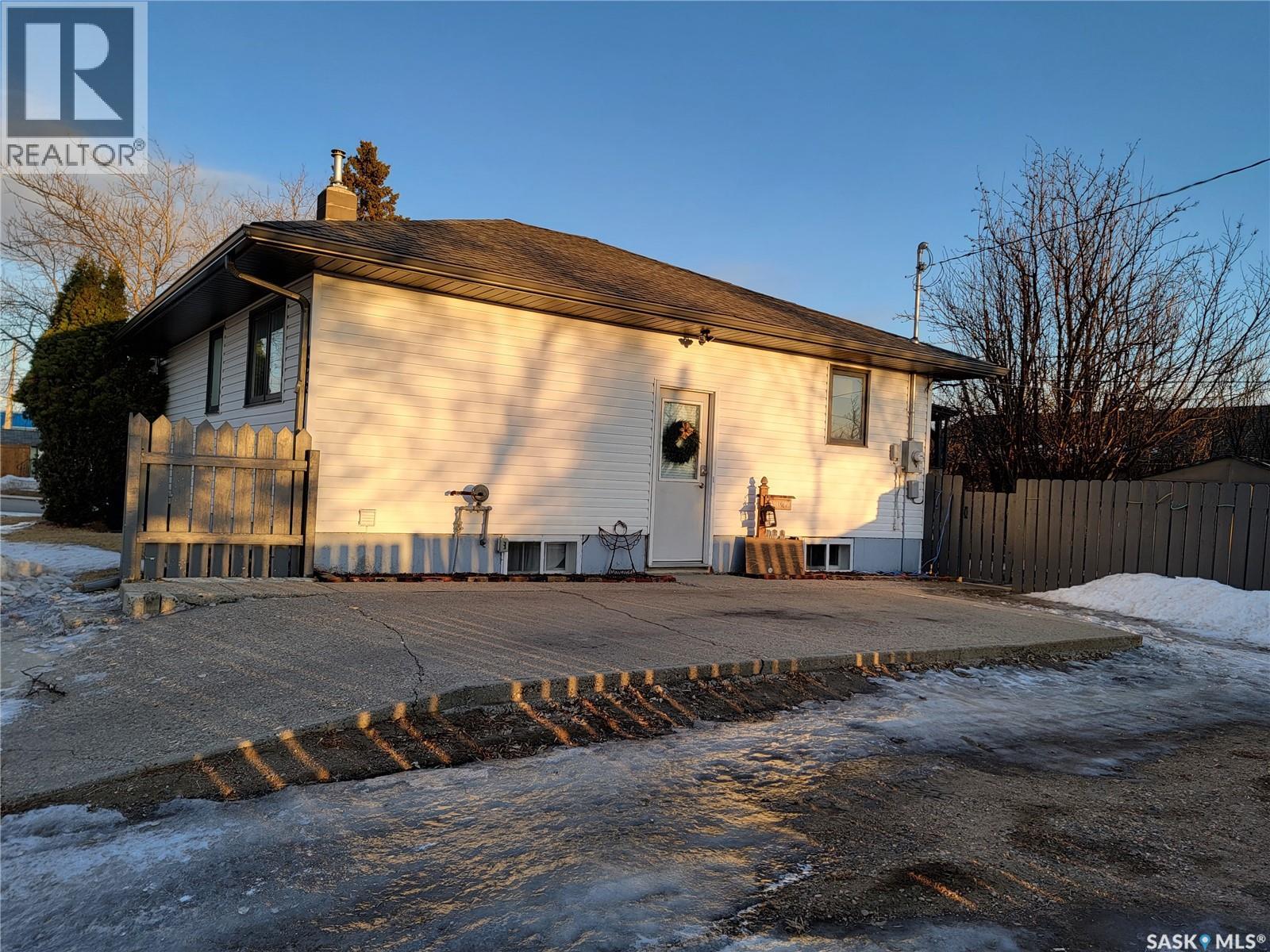 4812 Post Street, Macklin, Saskatchewan  S0L 2C0 - Photo 21 - SK029795