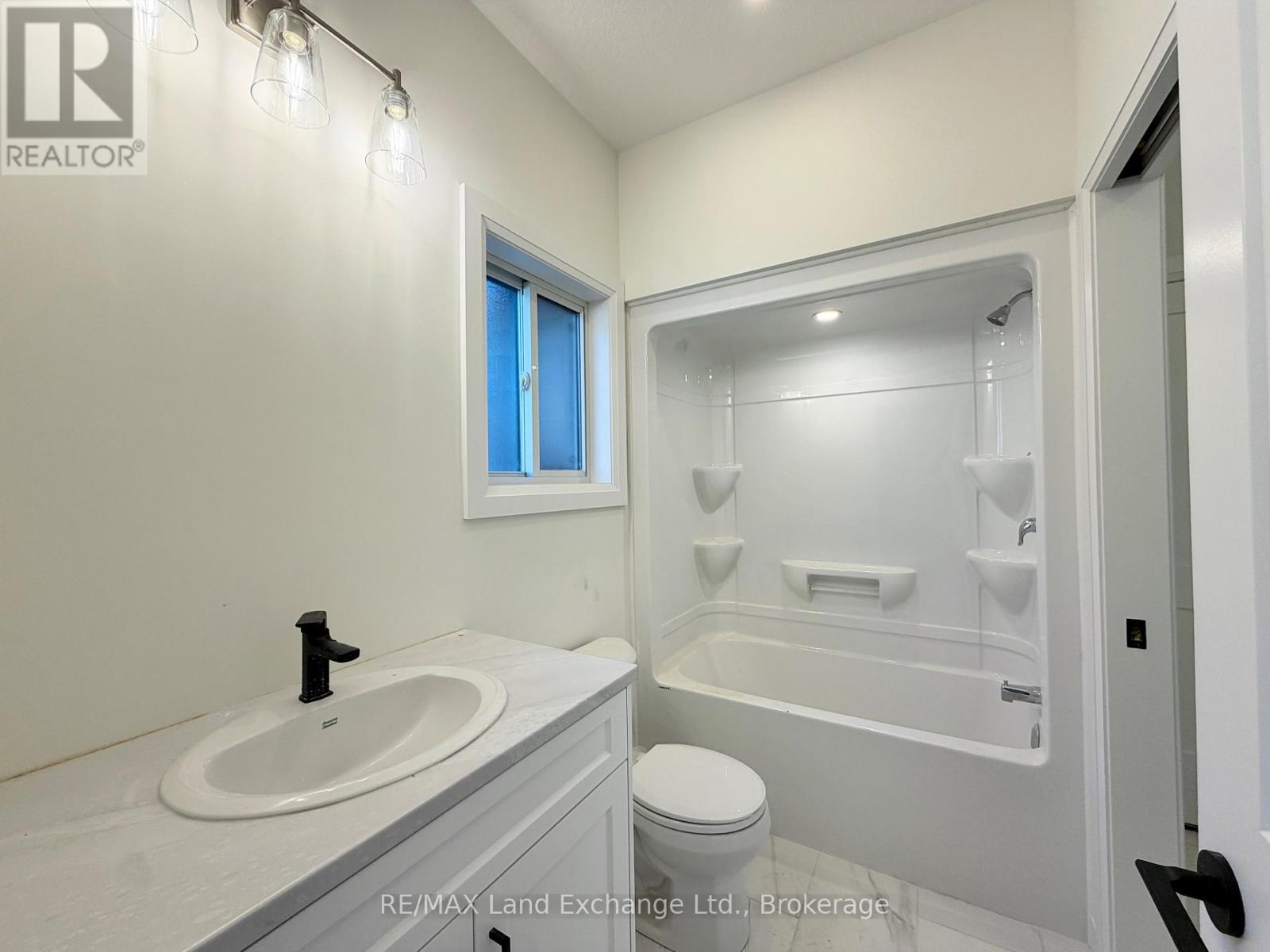 381 Rosner Drive, Saugeen Shores, Ontario  N0H 2C8 - Photo 11 - X12231033