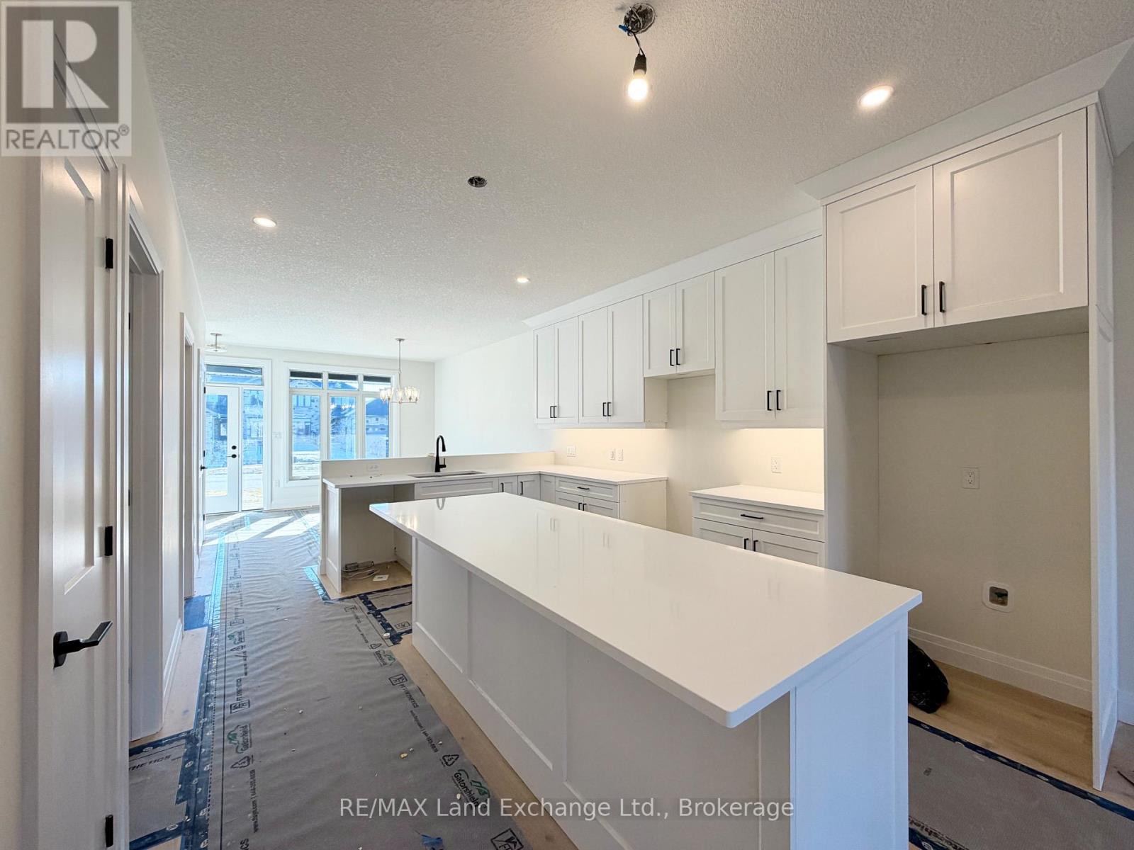 381 Rosner Drive, Saugeen Shores, Ontario  N0H 2C8 - Photo 5 - X12231033