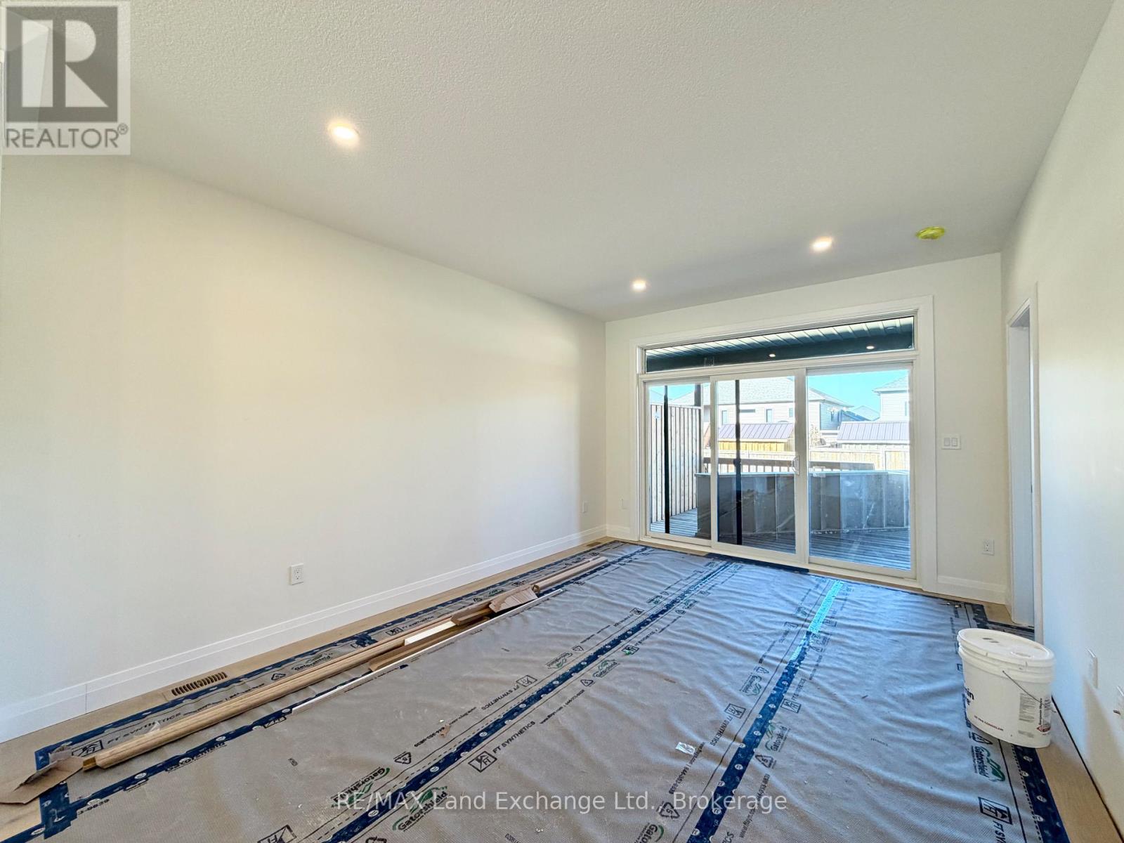 381 Rosner Drive, Saugeen Shores, Ontario  N0H 2C8 - Photo 7 - X12231033