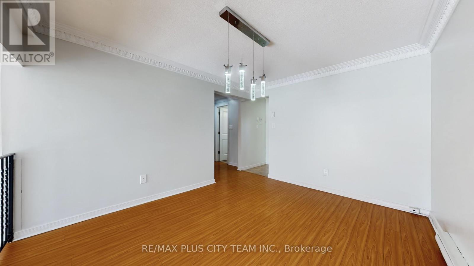 50 Darras Court, Brampton, Ontario  L6T 1W7 - Photo 11 - W12863772