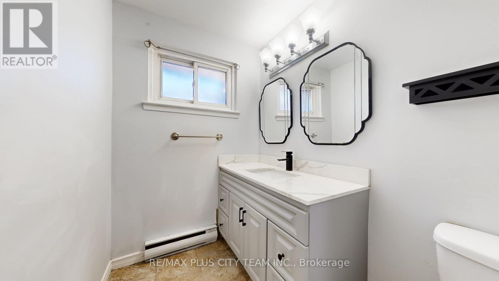 50 Darras Court, Brampton, Ontario  L6T 1W7 - Photo 15 - W12863772